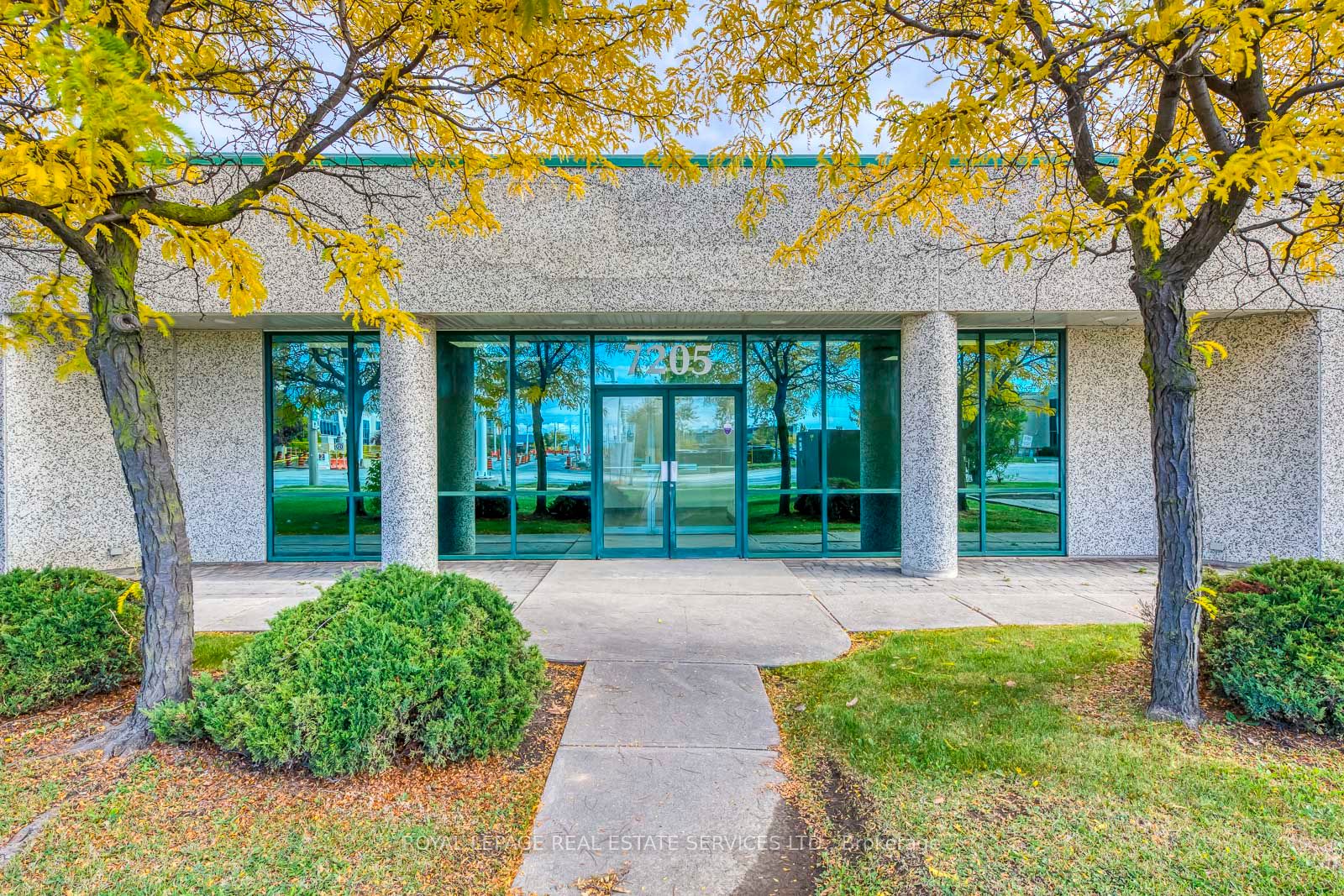 7205 Edwards Blvd Property Photo 6