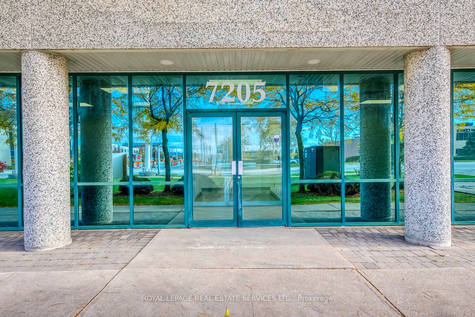 7205 Edwards Blvd Property Photo 7