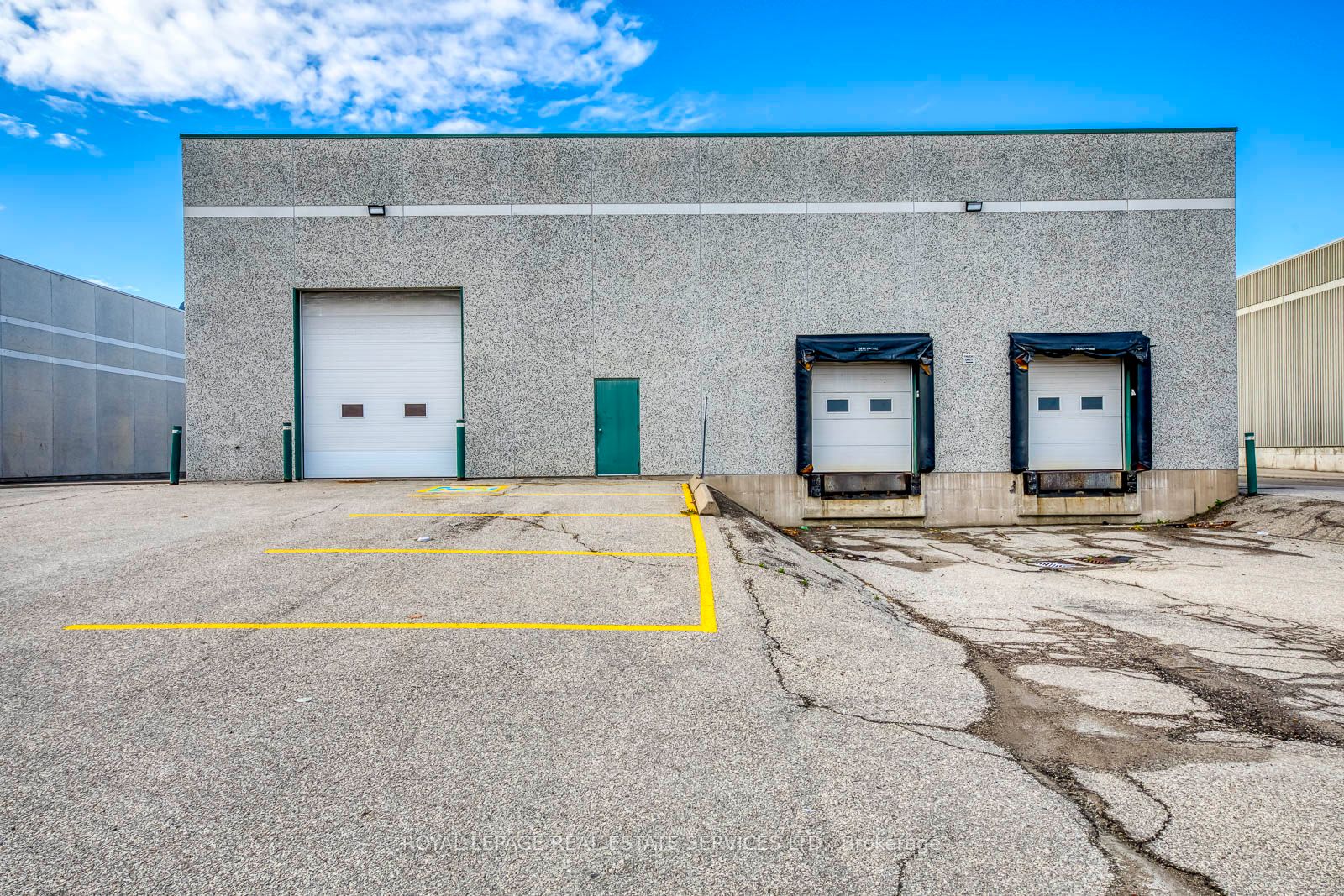 7205 Edwards Blvd Property Photo 10