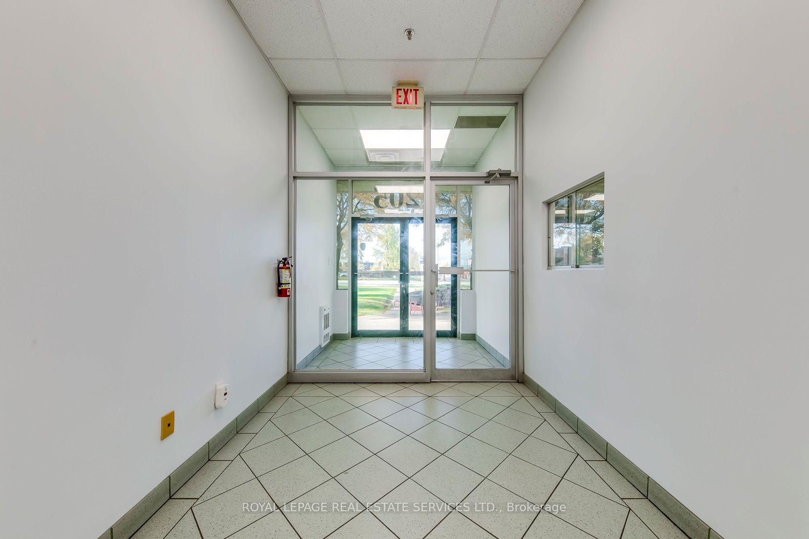 7205 Edwards Blvd Property Photo 12