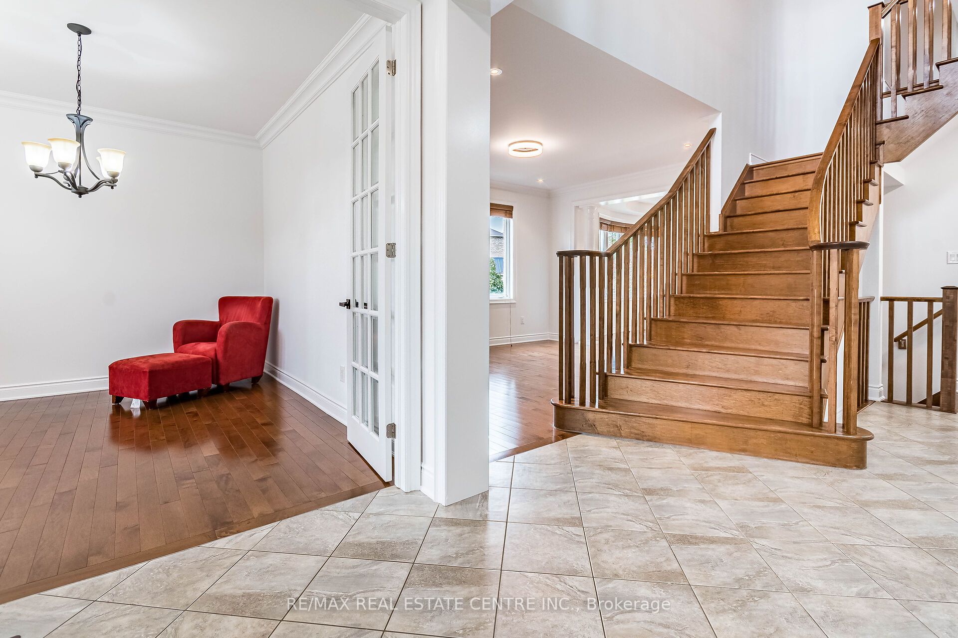 931 Syndenham Lane Property Photo 5