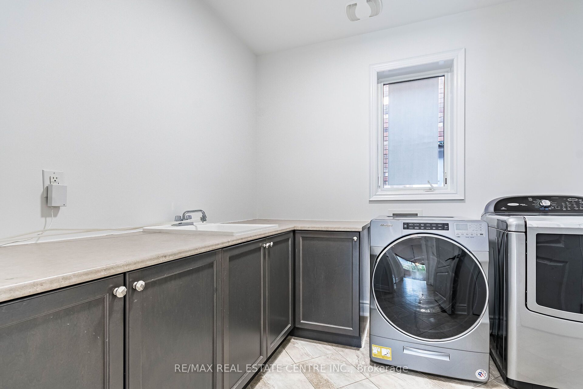 931 Syndenham Lane Property Photo 19