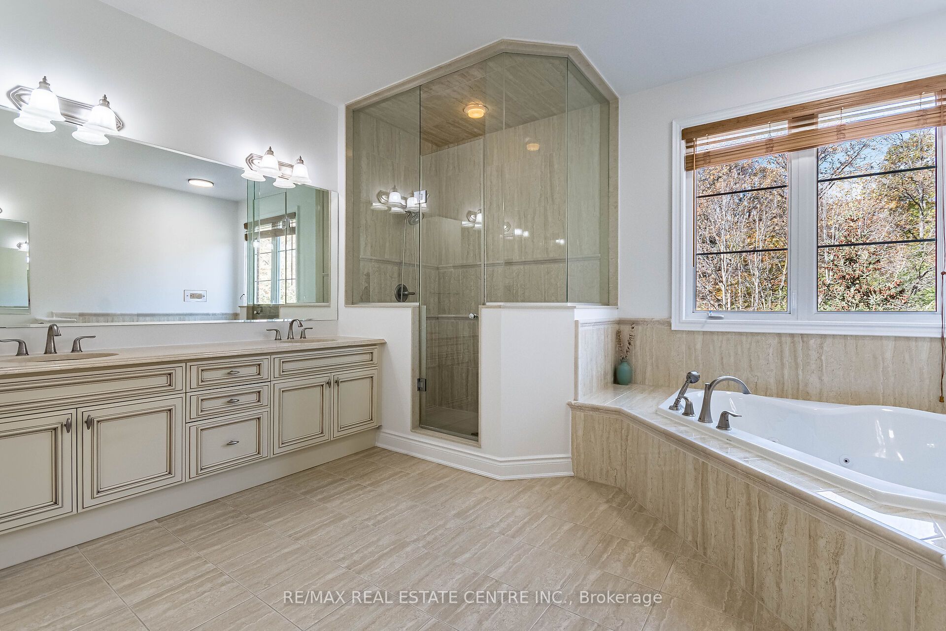 931 Syndenham Lane Property Photo 26