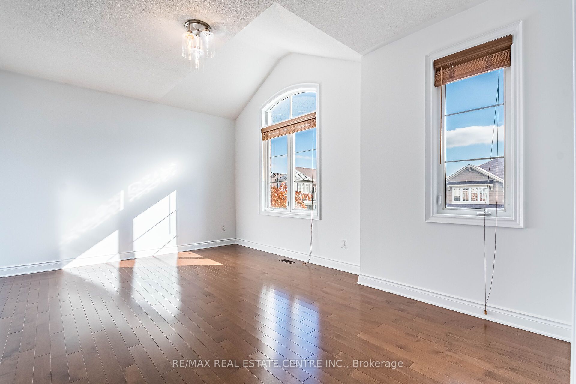 931 Syndenham Lane Property Photo 39