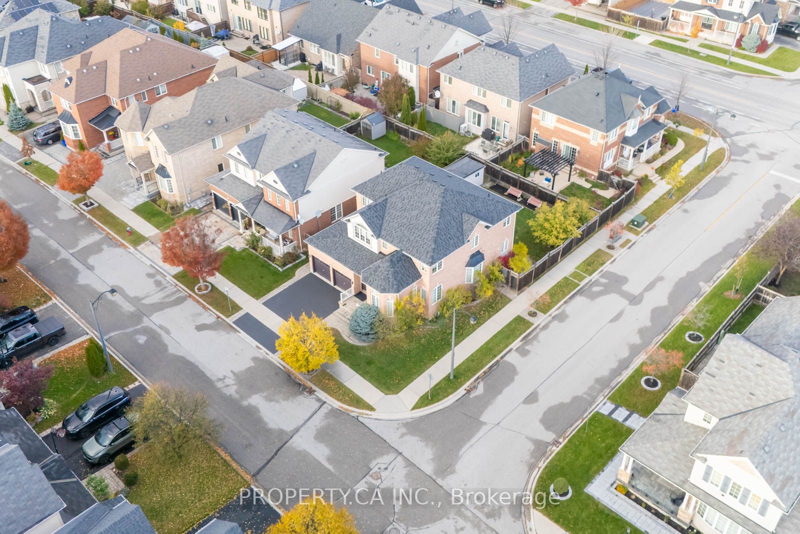 725 Reece Court Property Photo 3