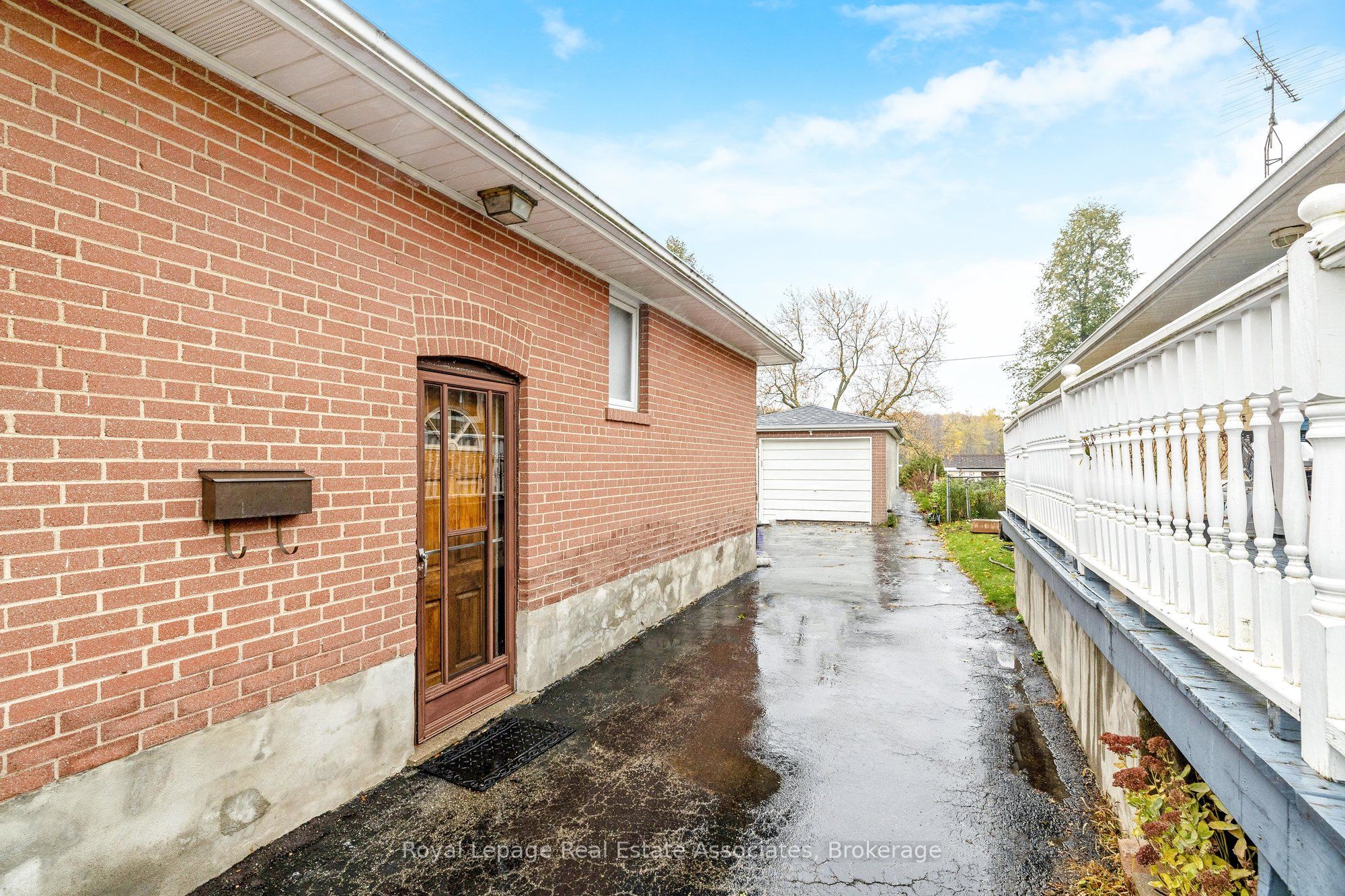 102 Longfield Rd Property Photo 4