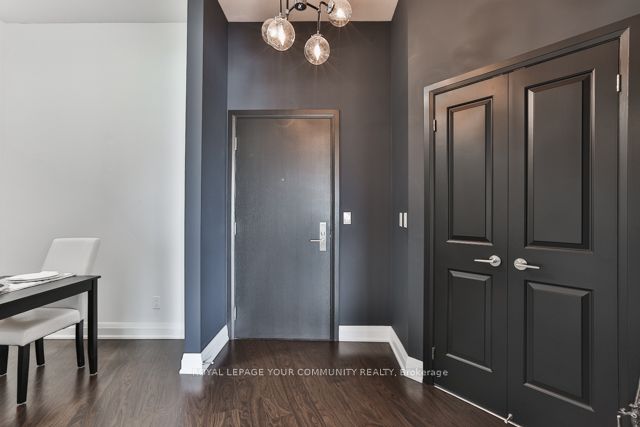 25 Fontenay Court 1806 Property Photo 5