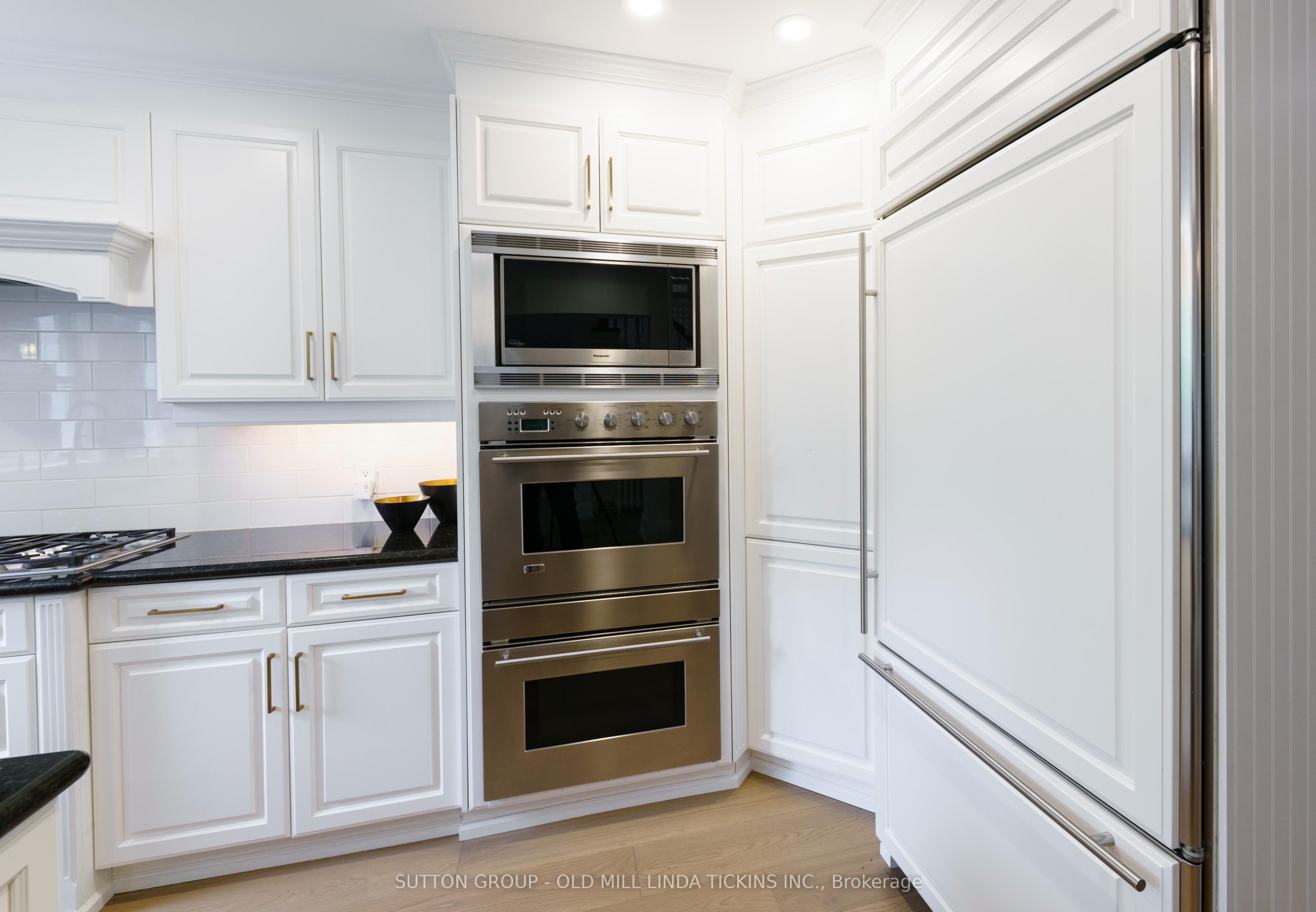 42 Brentwood Road N Property Photo 13