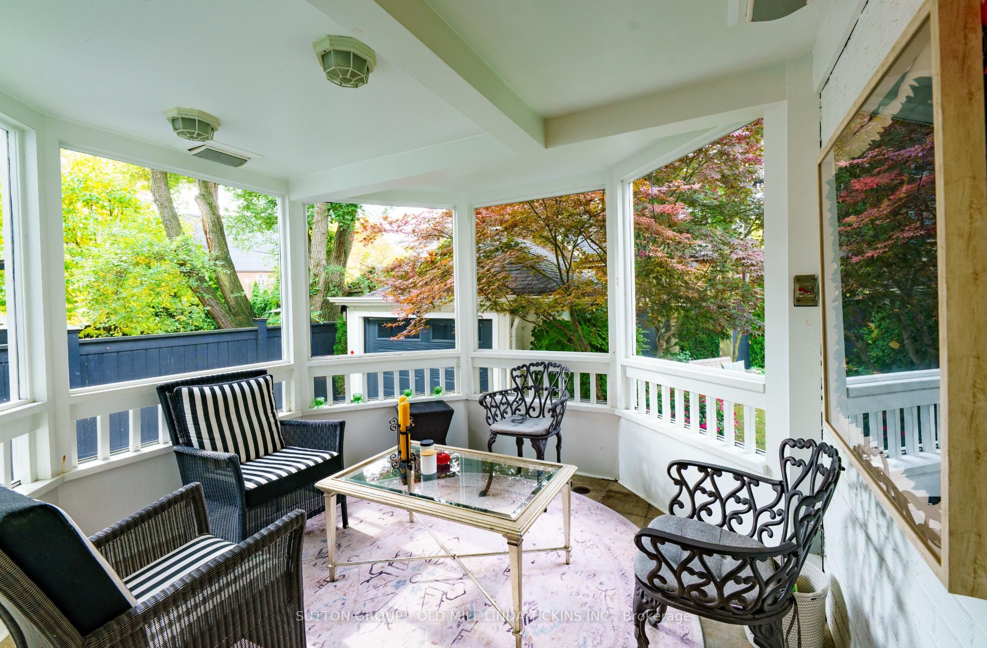 42 Brentwood Road N Property Photo 17