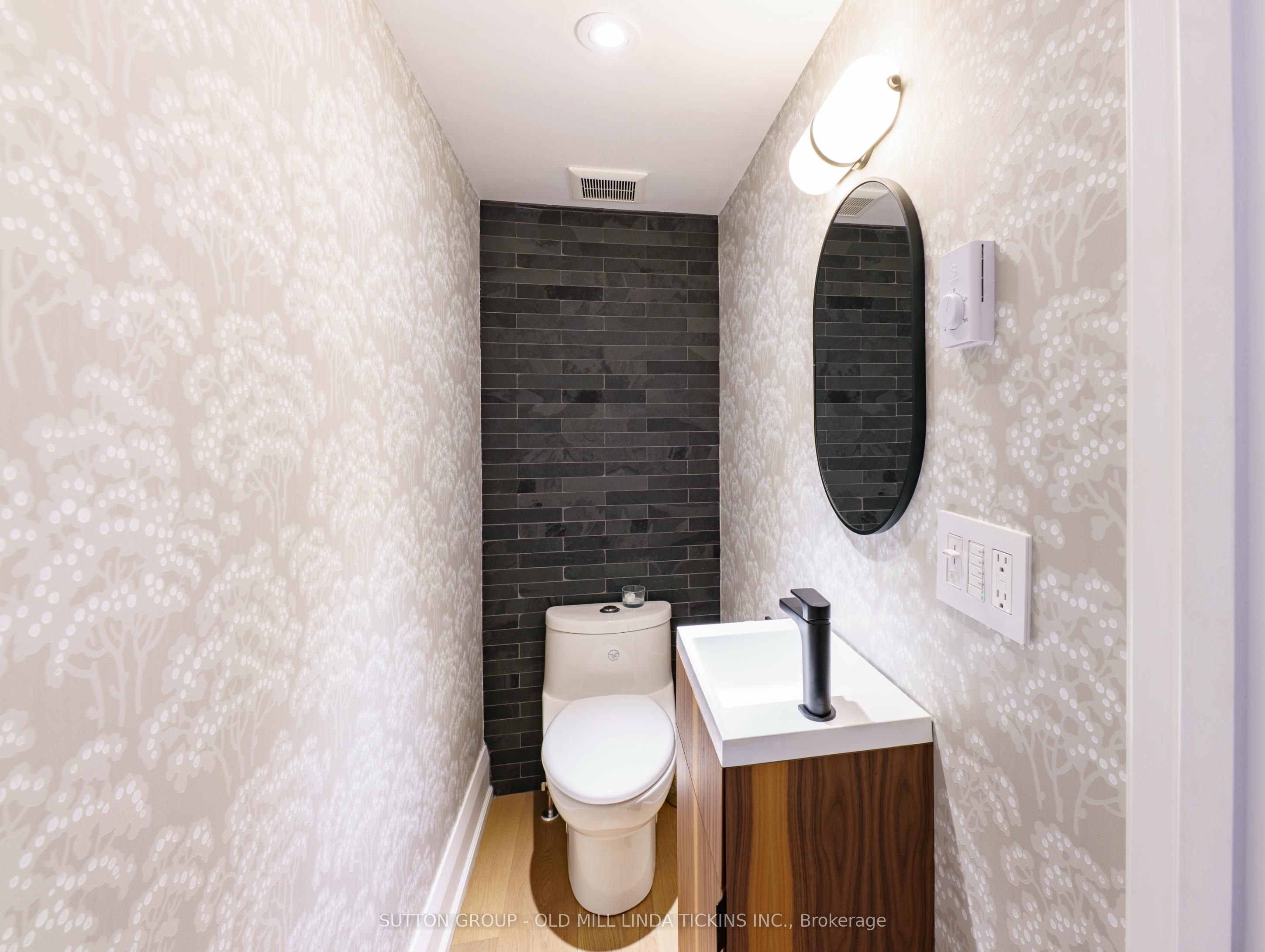 42 Brentwood Road N Property Photo 19