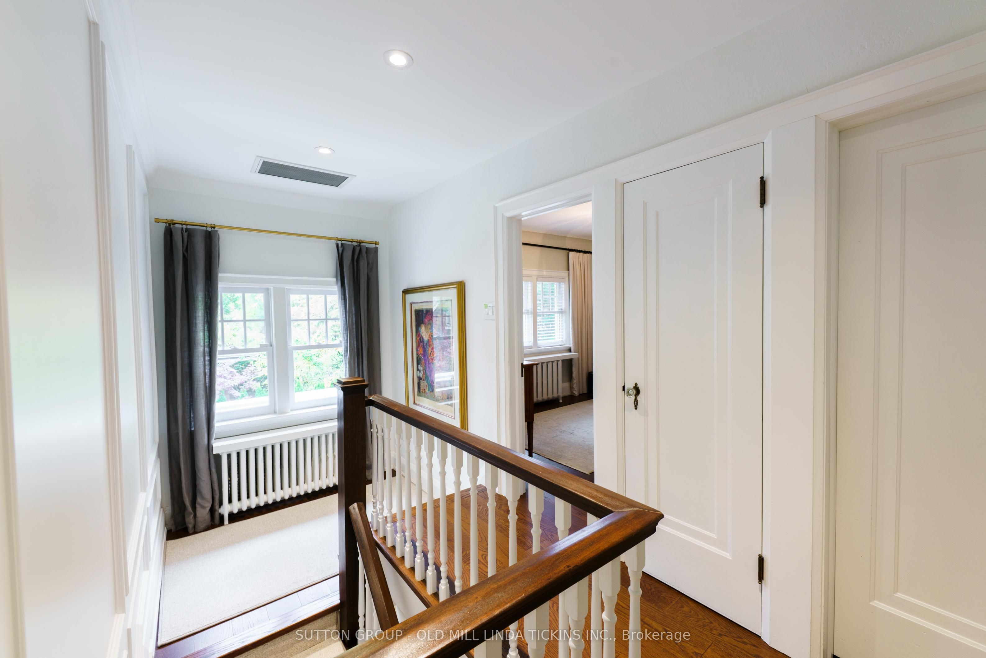 42 Brentwood Road N Property Photo 23