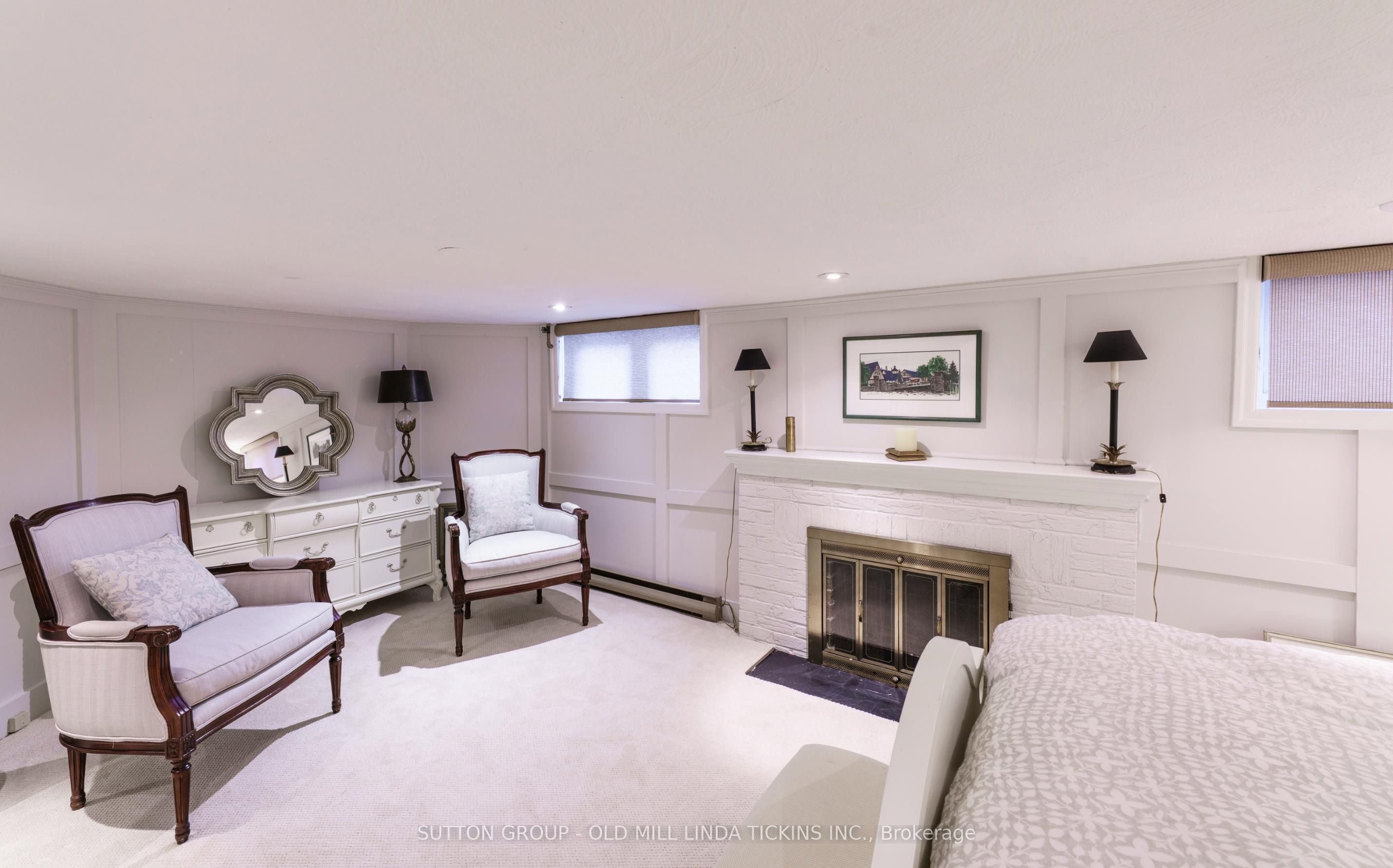 42 Brentwood Road N Property Photo 26