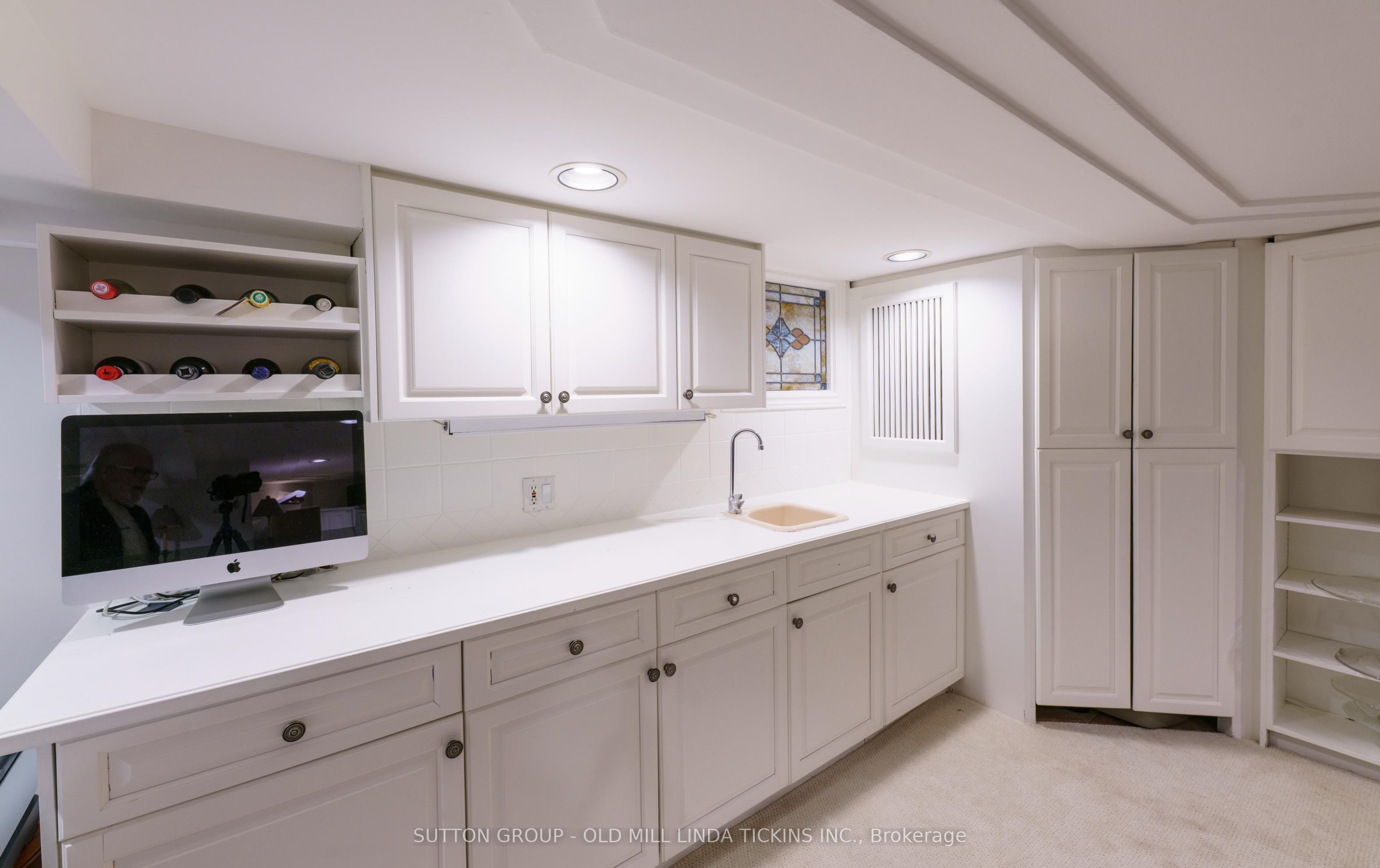 42 Brentwood Road N Property Photo 28