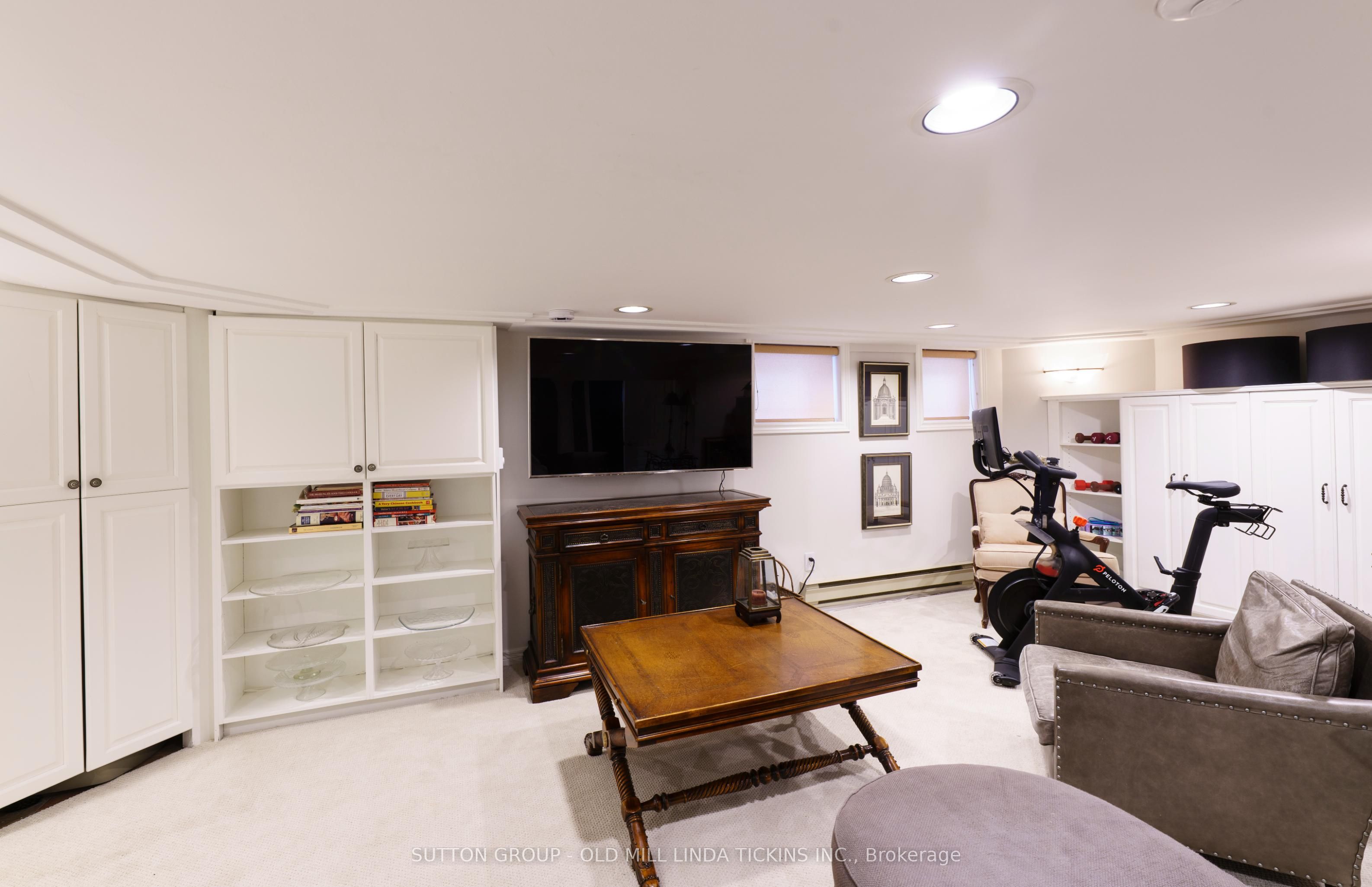 42 Brentwood Road N Property Photo 29