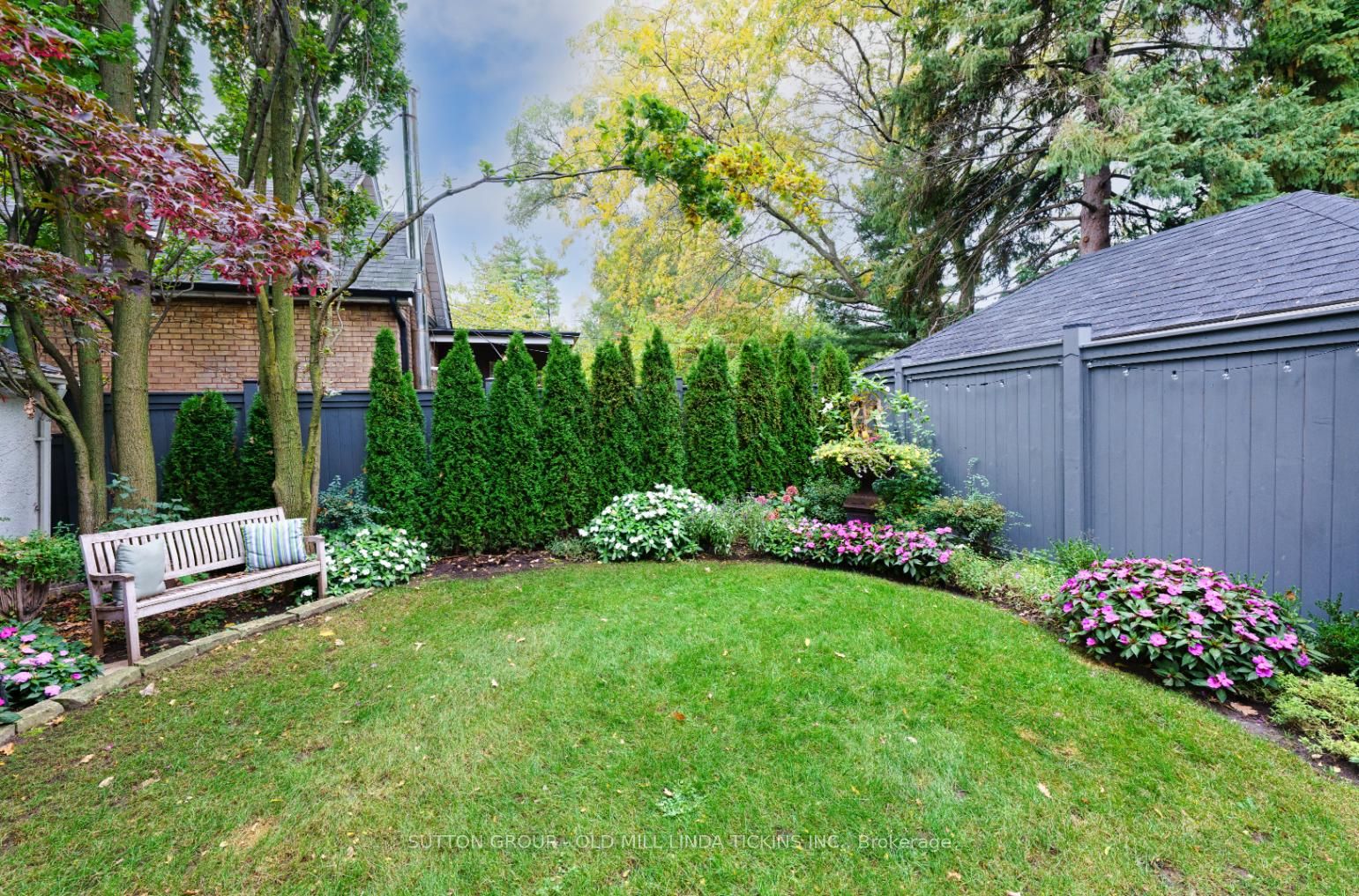 42 Brentwood Road N Property Photo 31