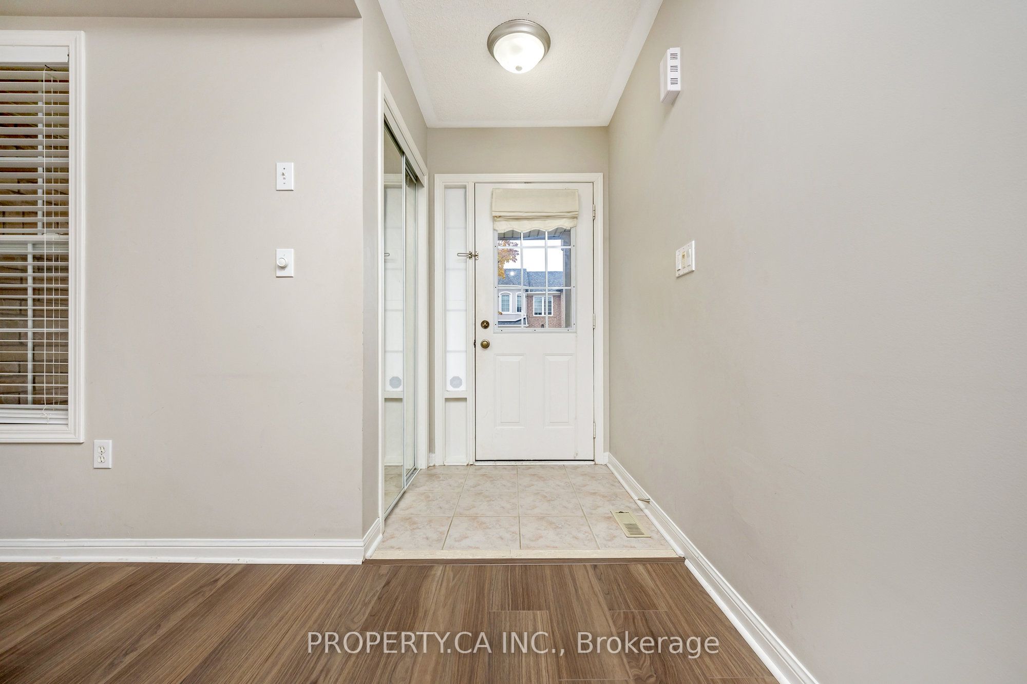 1637 Stover Cres Property Photo 1