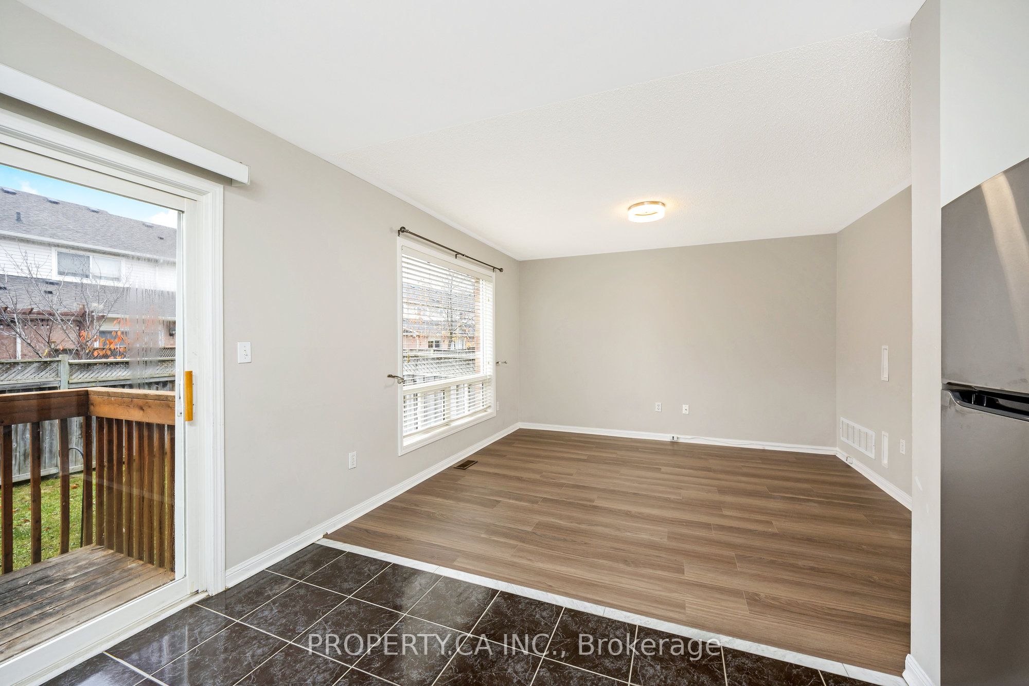 1637 Stover Cres Property Photo 10