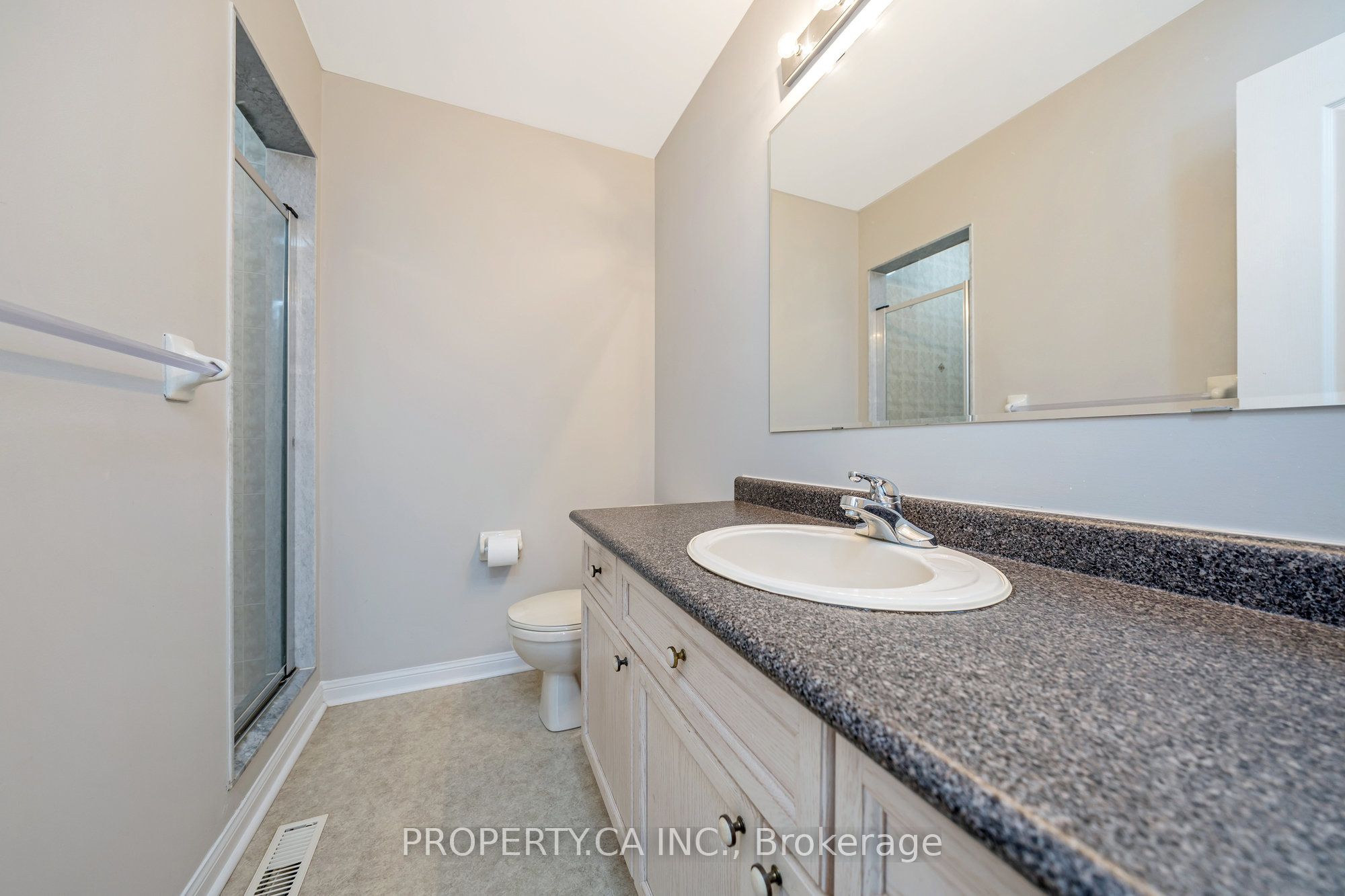 1637 Stover Cres Property Photo 16