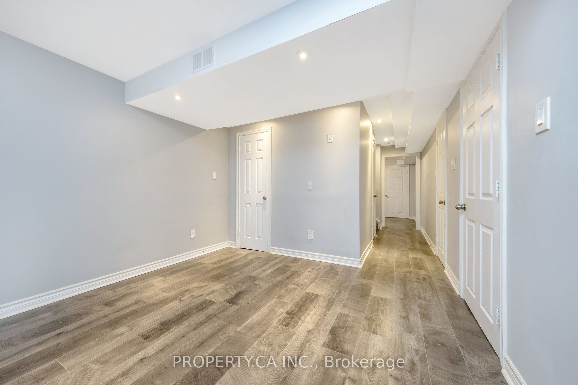 1637 Stover Cres Property Photo 17