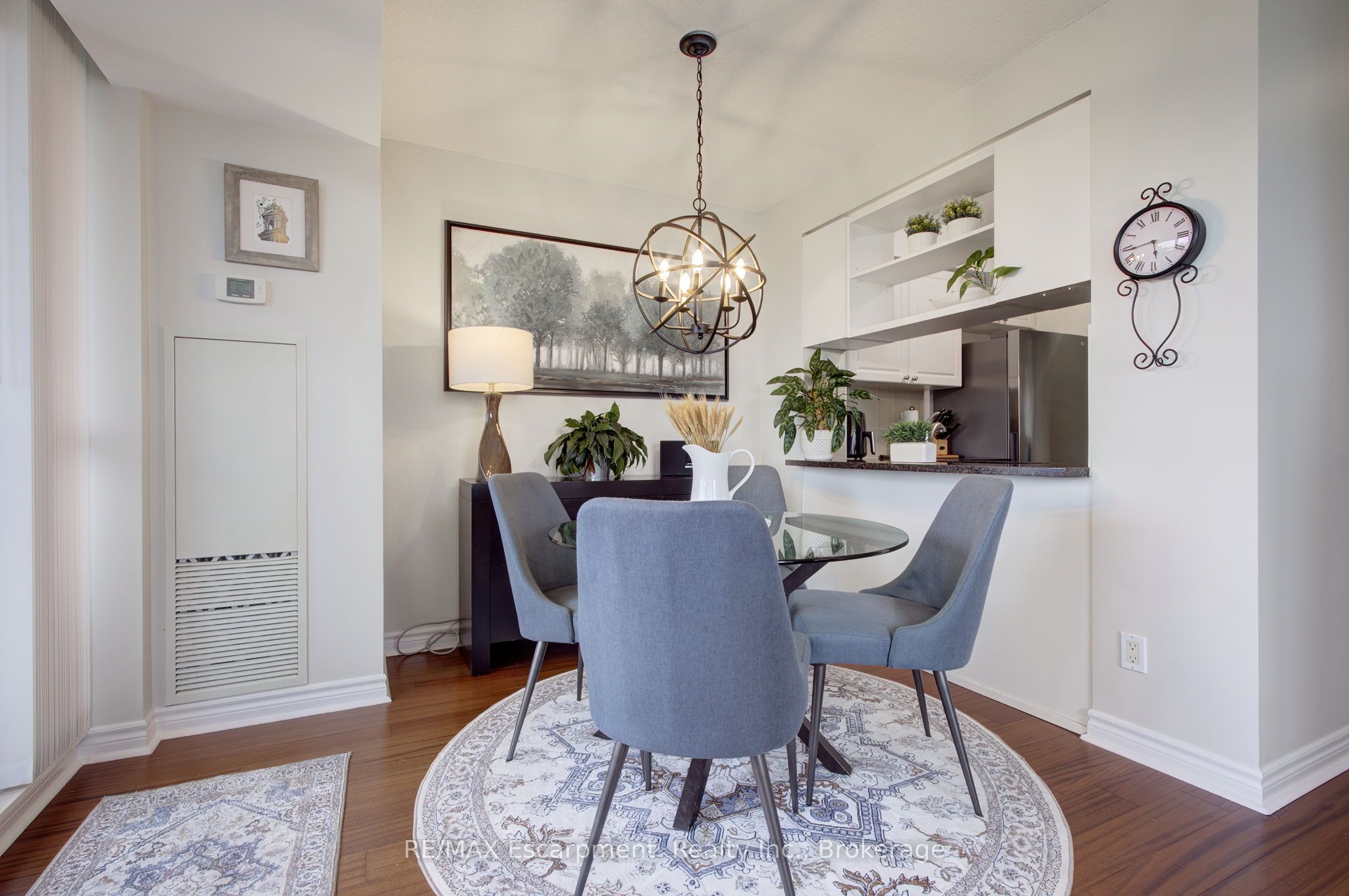 2325 Central Park Dr Property Photo 14