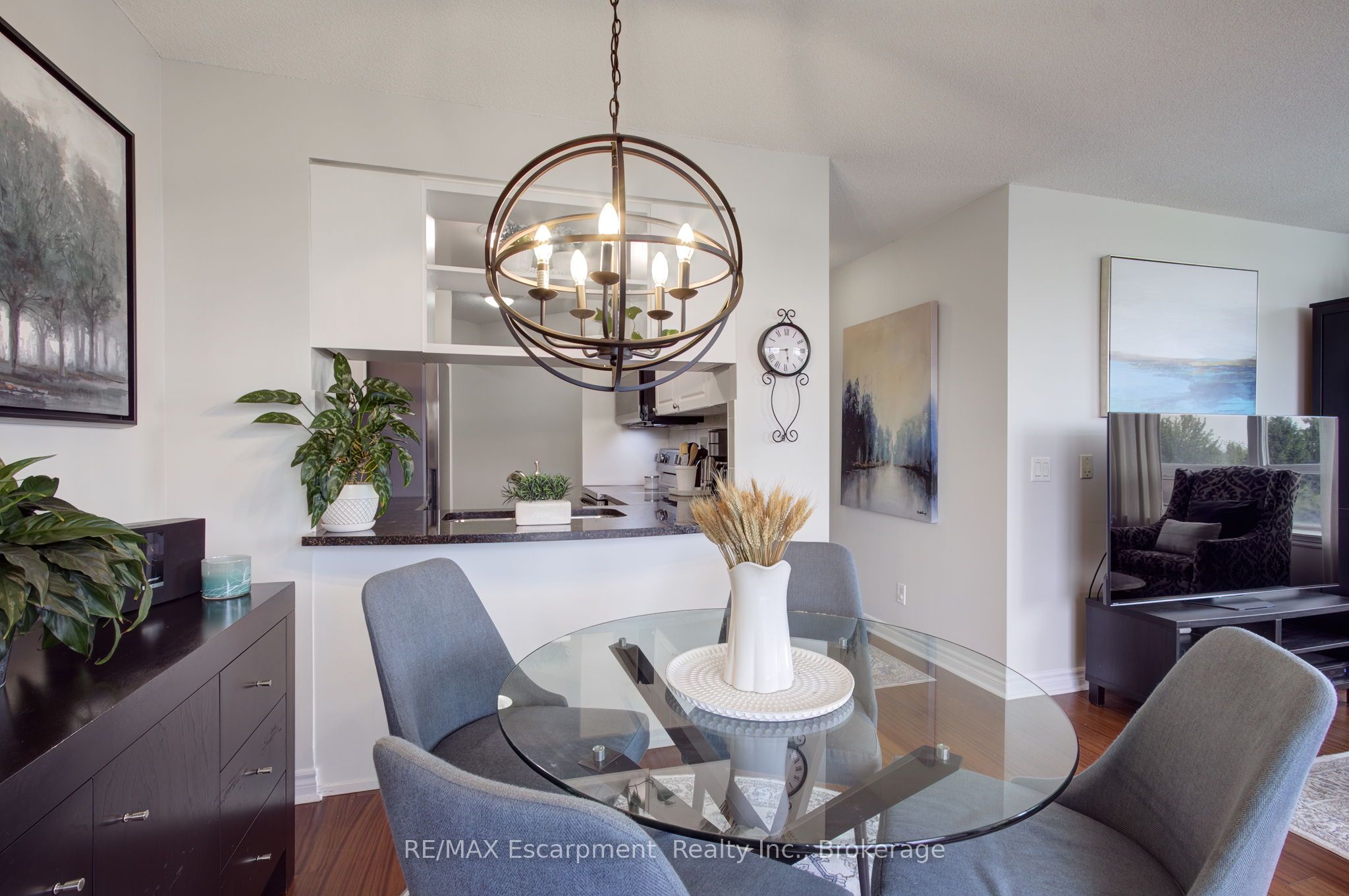 2325 Central Park Dr Property Photo 16