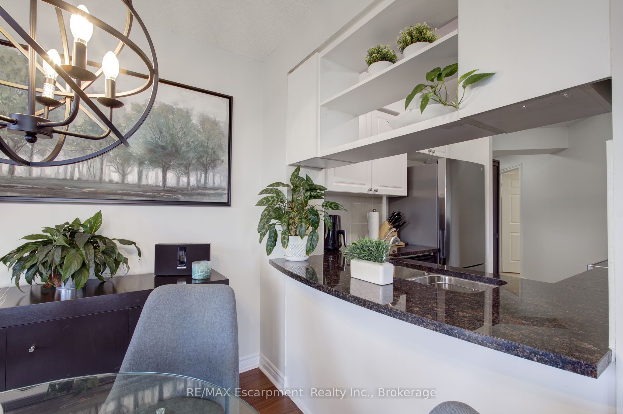 2325 Central Park Dr Property Photo 18