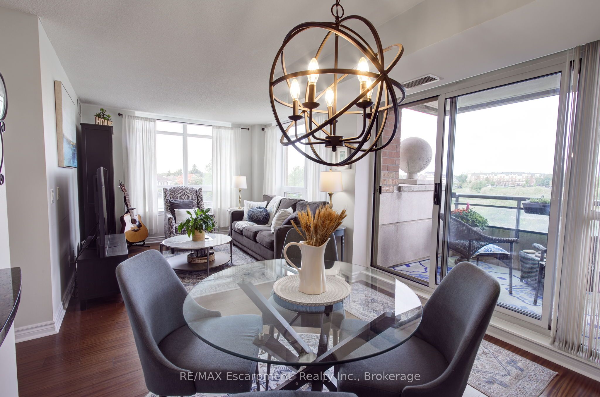 2325 Central Park Dr Property Photo 21