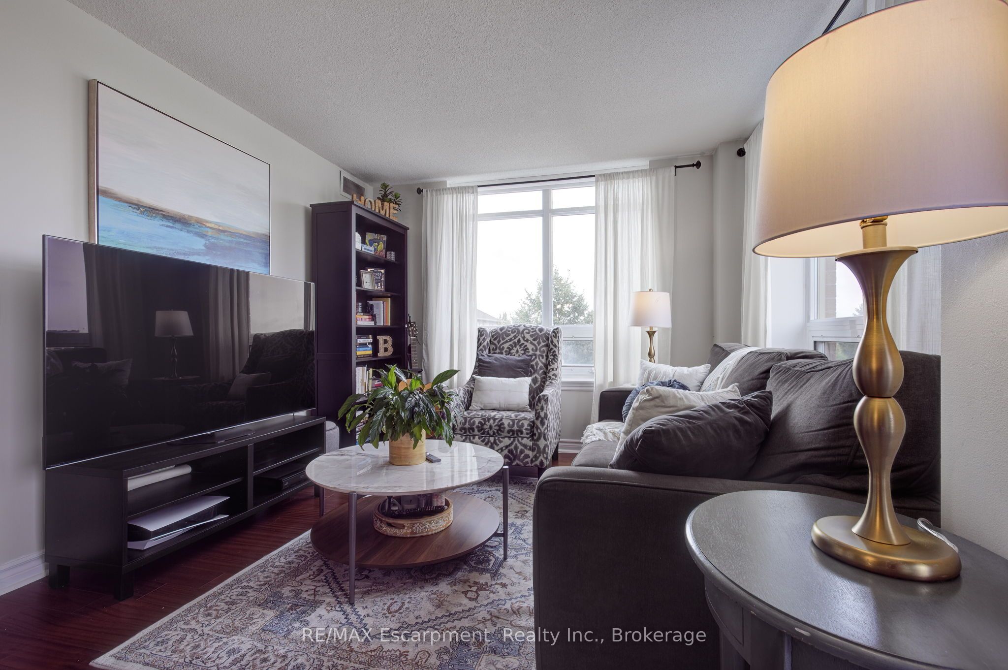 2325 Central Park Dr Property Photo 23