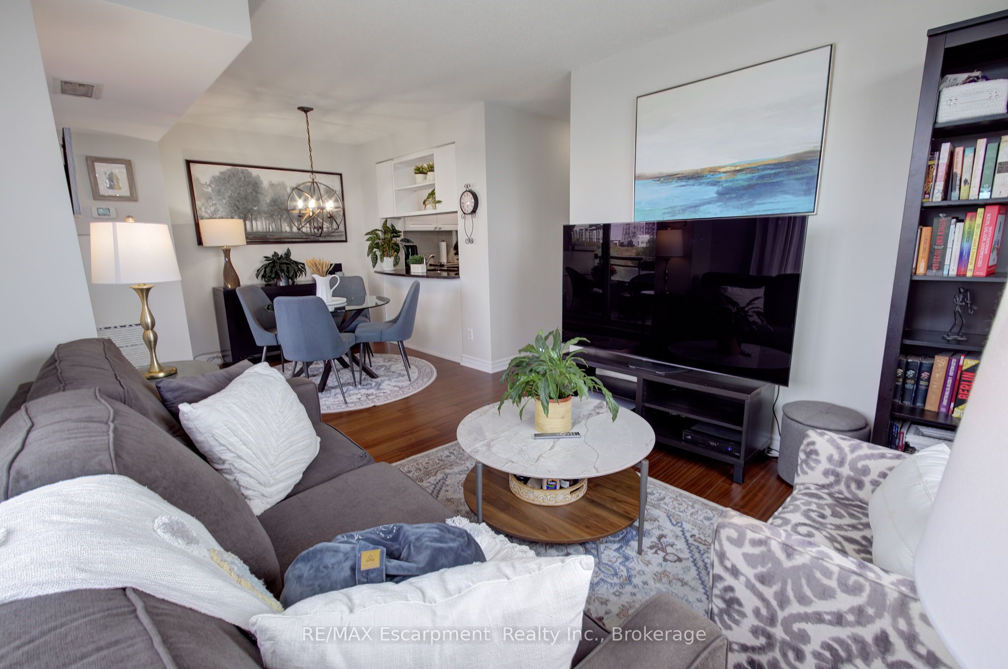 2325 Central Park Dr Property Photo 25