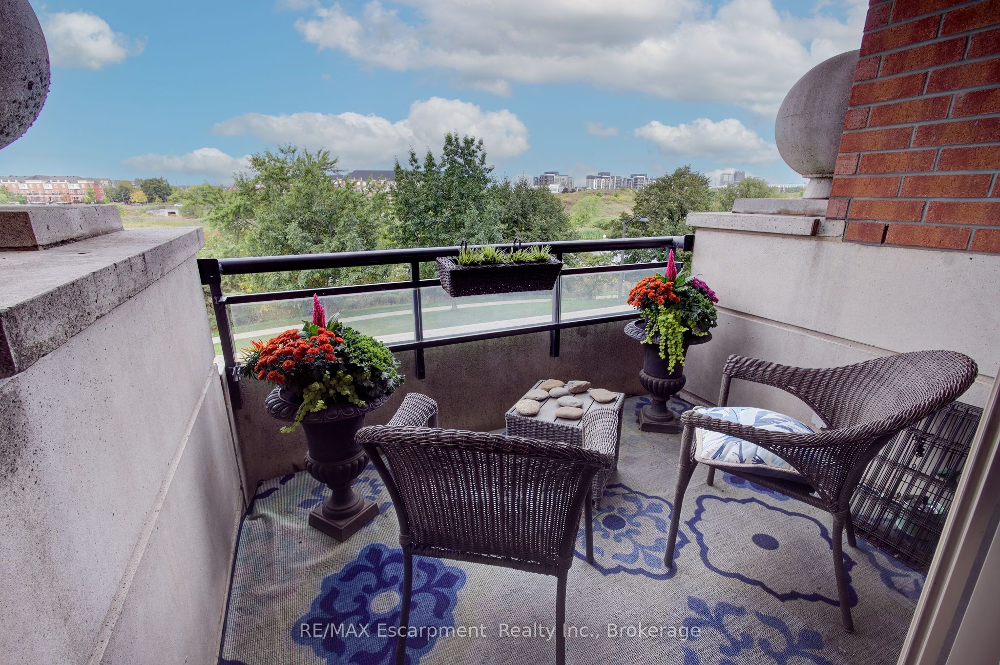 2325 Central Park Dr Property Photo 36