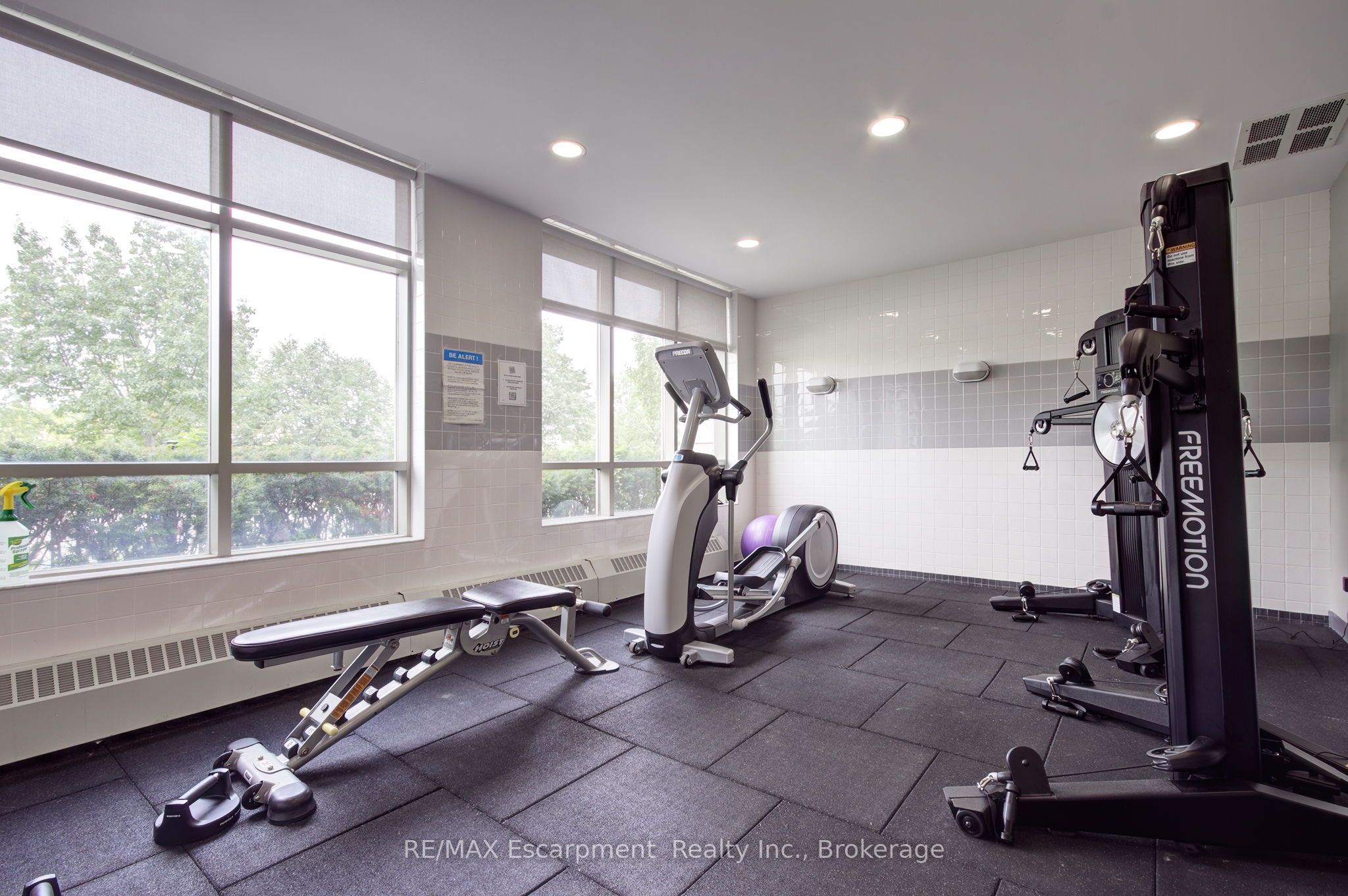 2325 Central Park Dr Property Photo 39