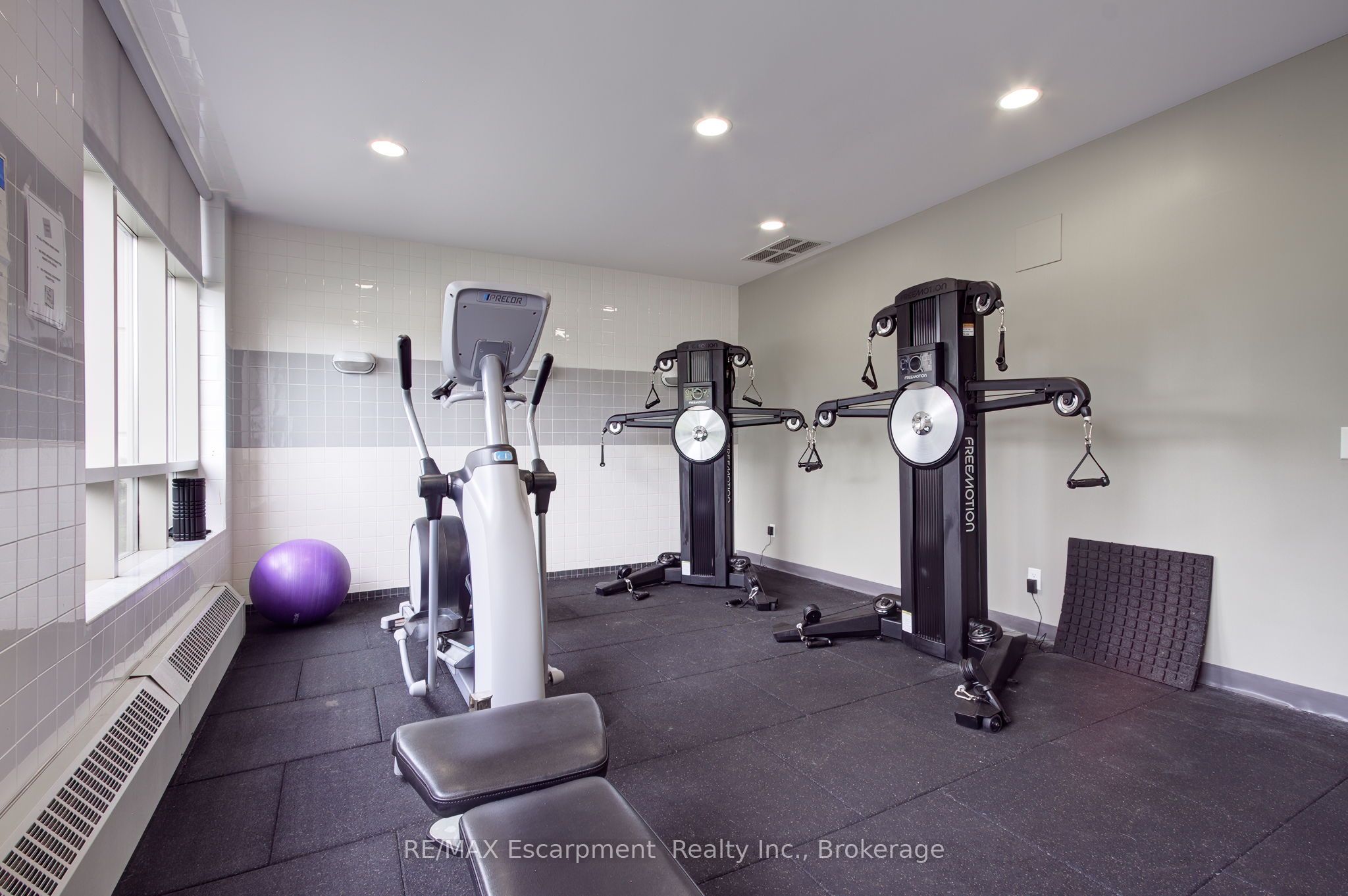 2325 Central Park Dr Property Photo 40