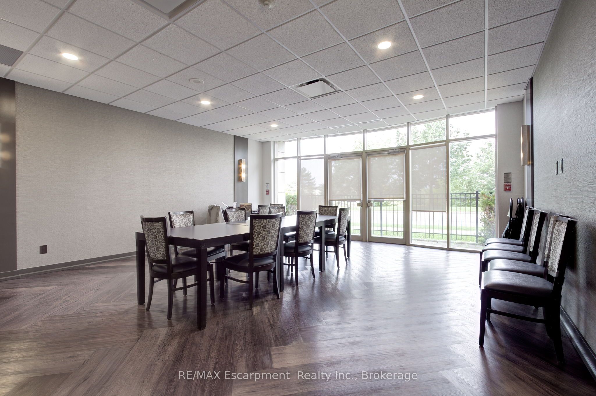 2325 Central Park Dr Property Photo 42