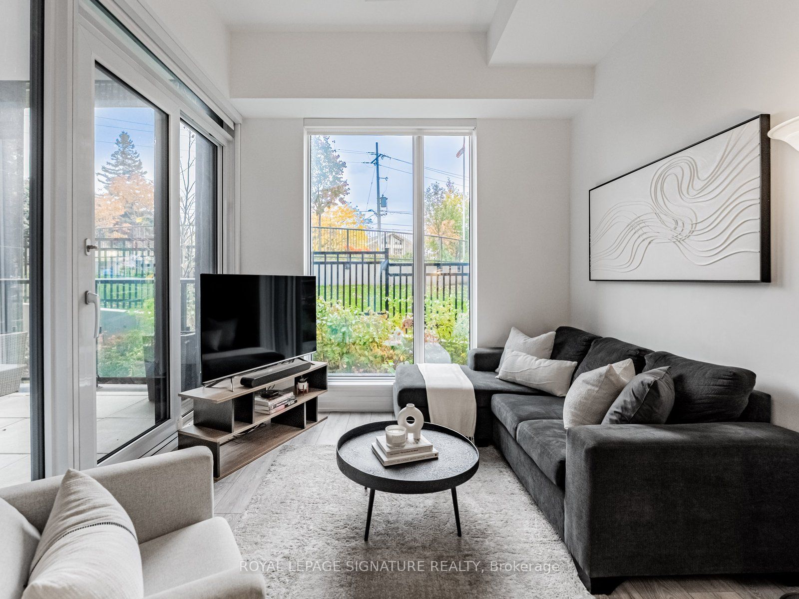 21 Park Street E 102 Property Photo 1