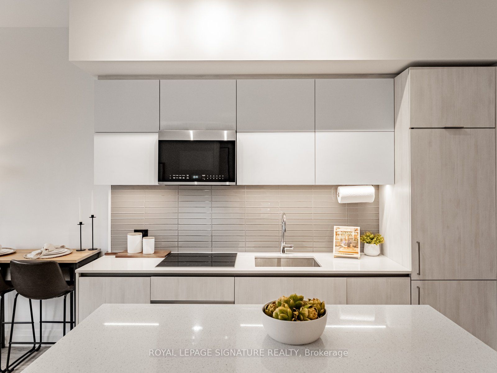 21 Park Street E 102 Property Photo 6