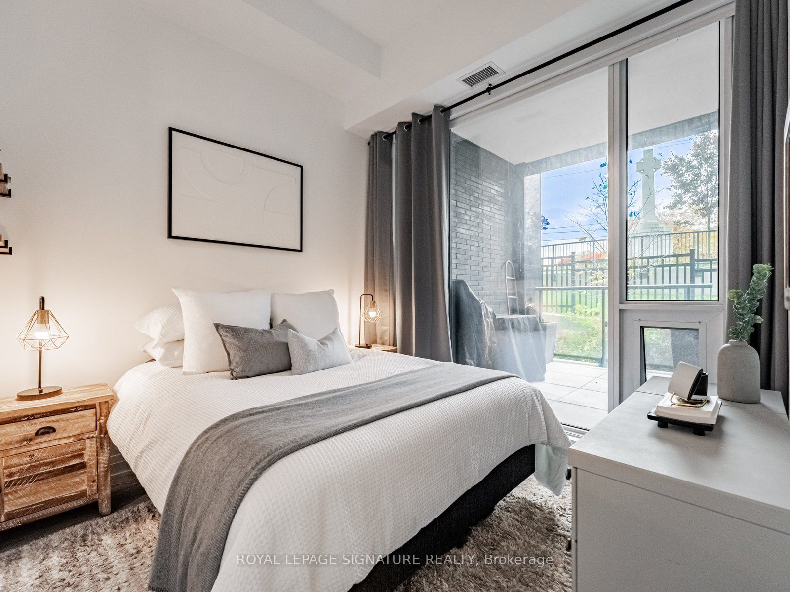 21 Park Street E 102 Property Photo 7