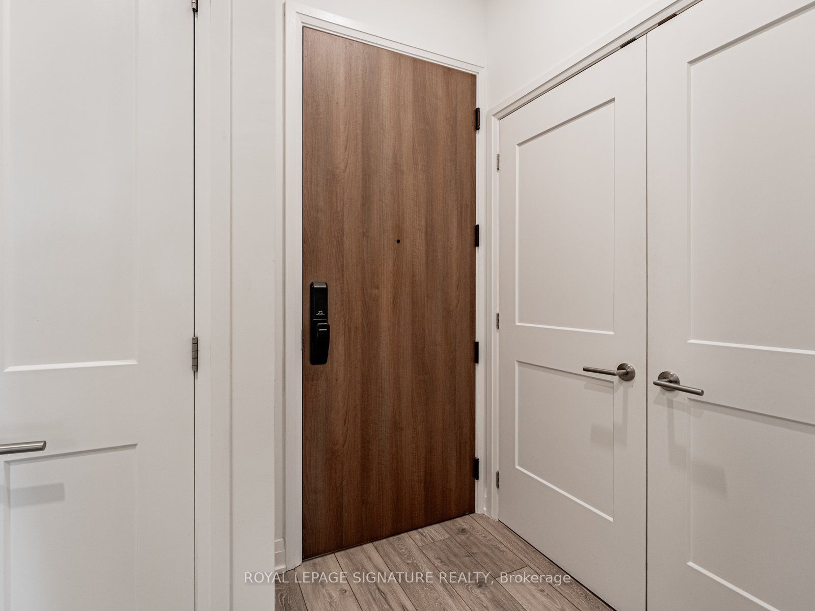 21 Park Street E 102 Property Photo 12