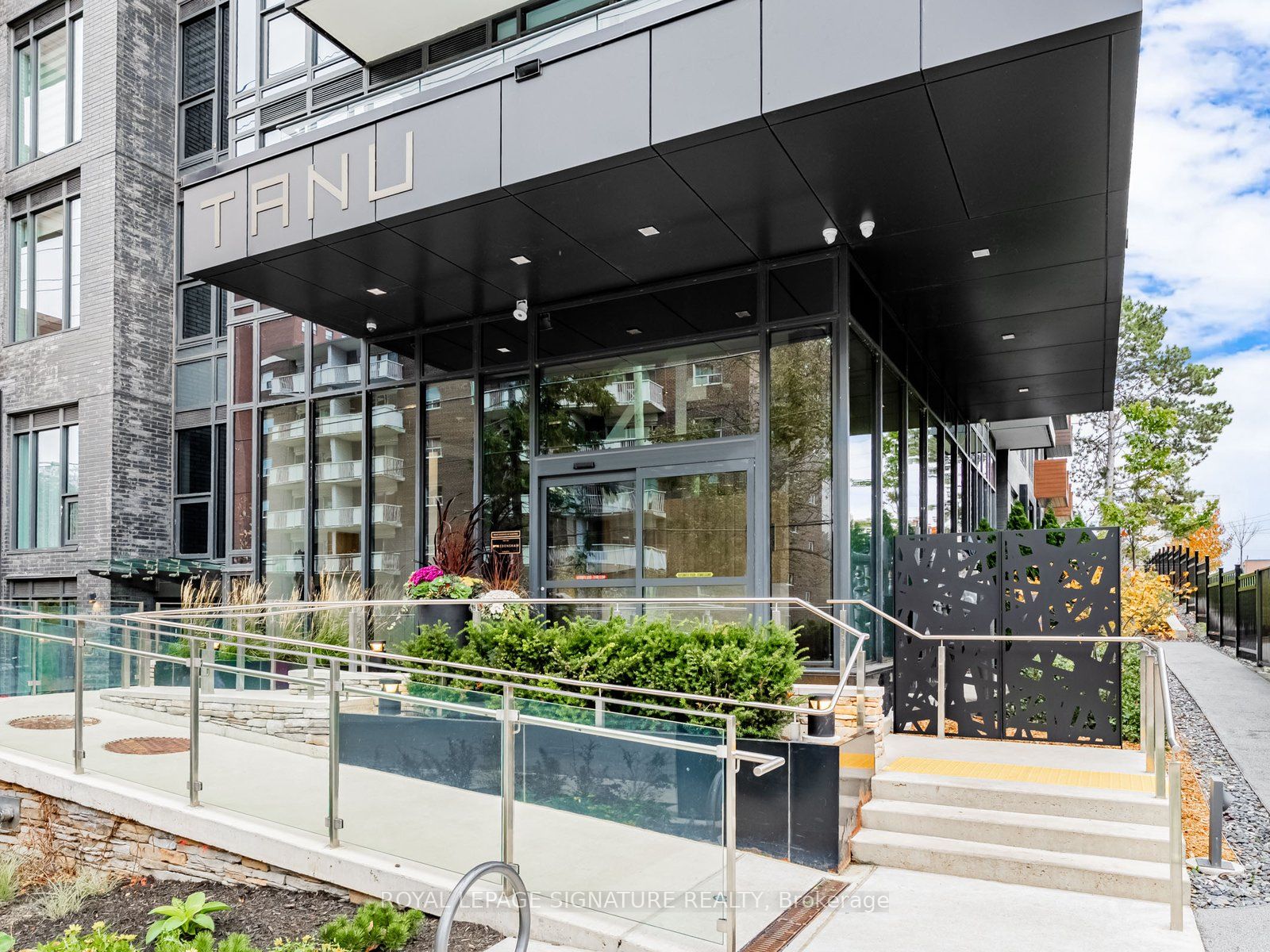 21 Park Street E 102 Property Photo 15