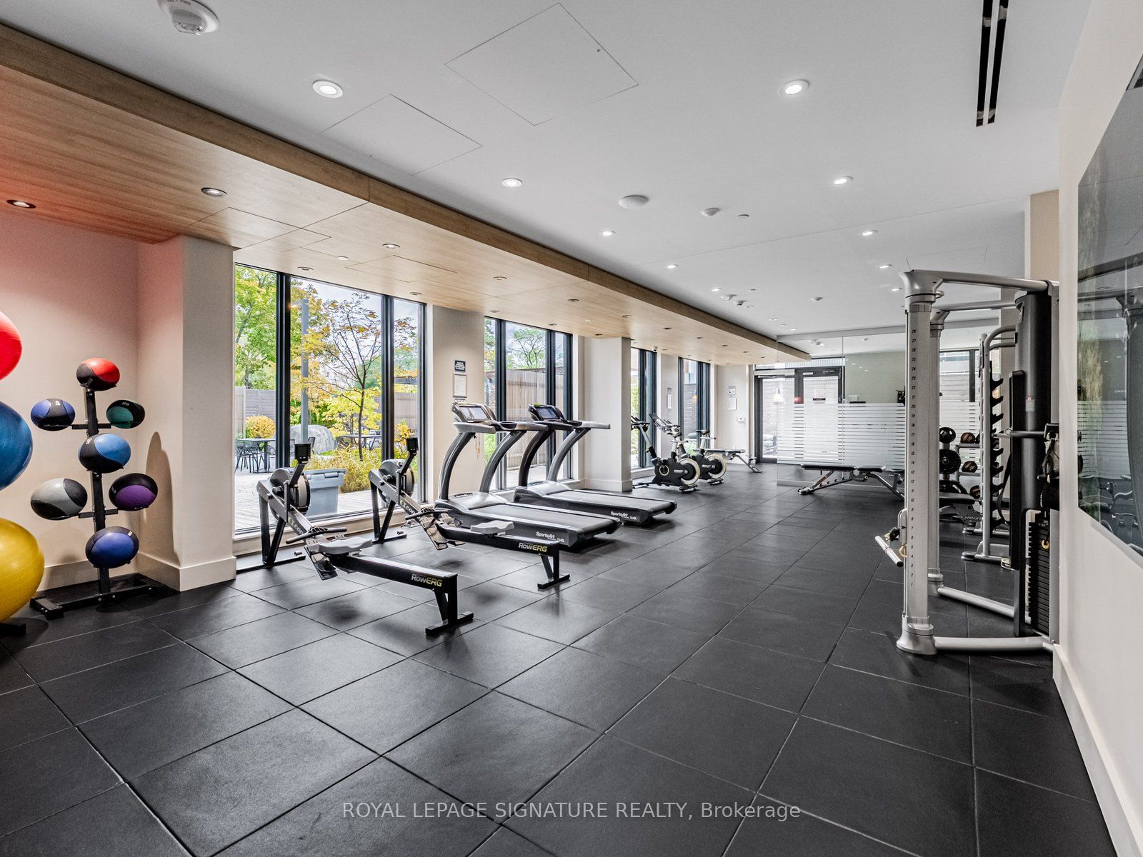 21 Park Street E 102 Property Photo 18