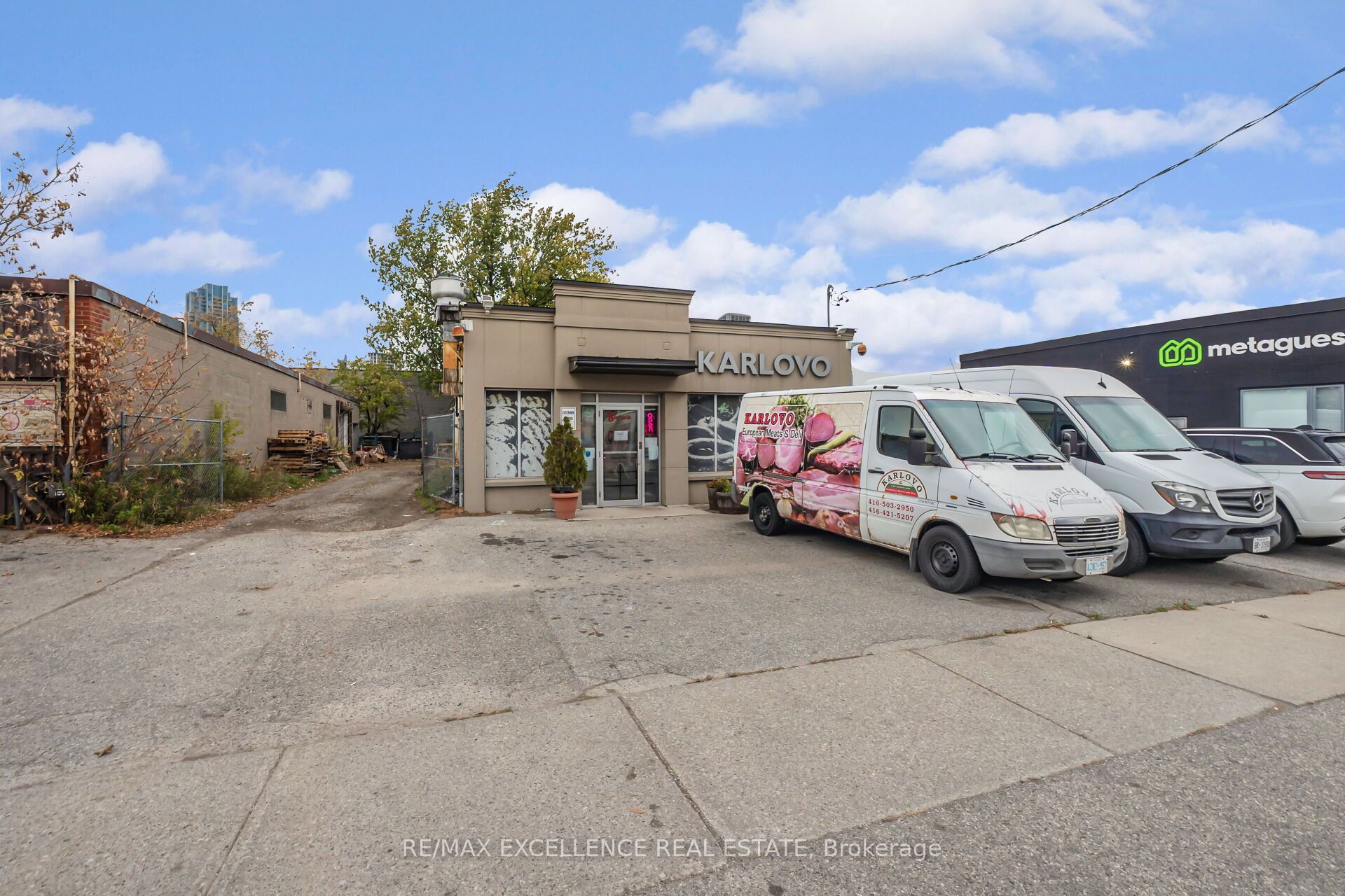 8 Six Point Road Property Photo 1