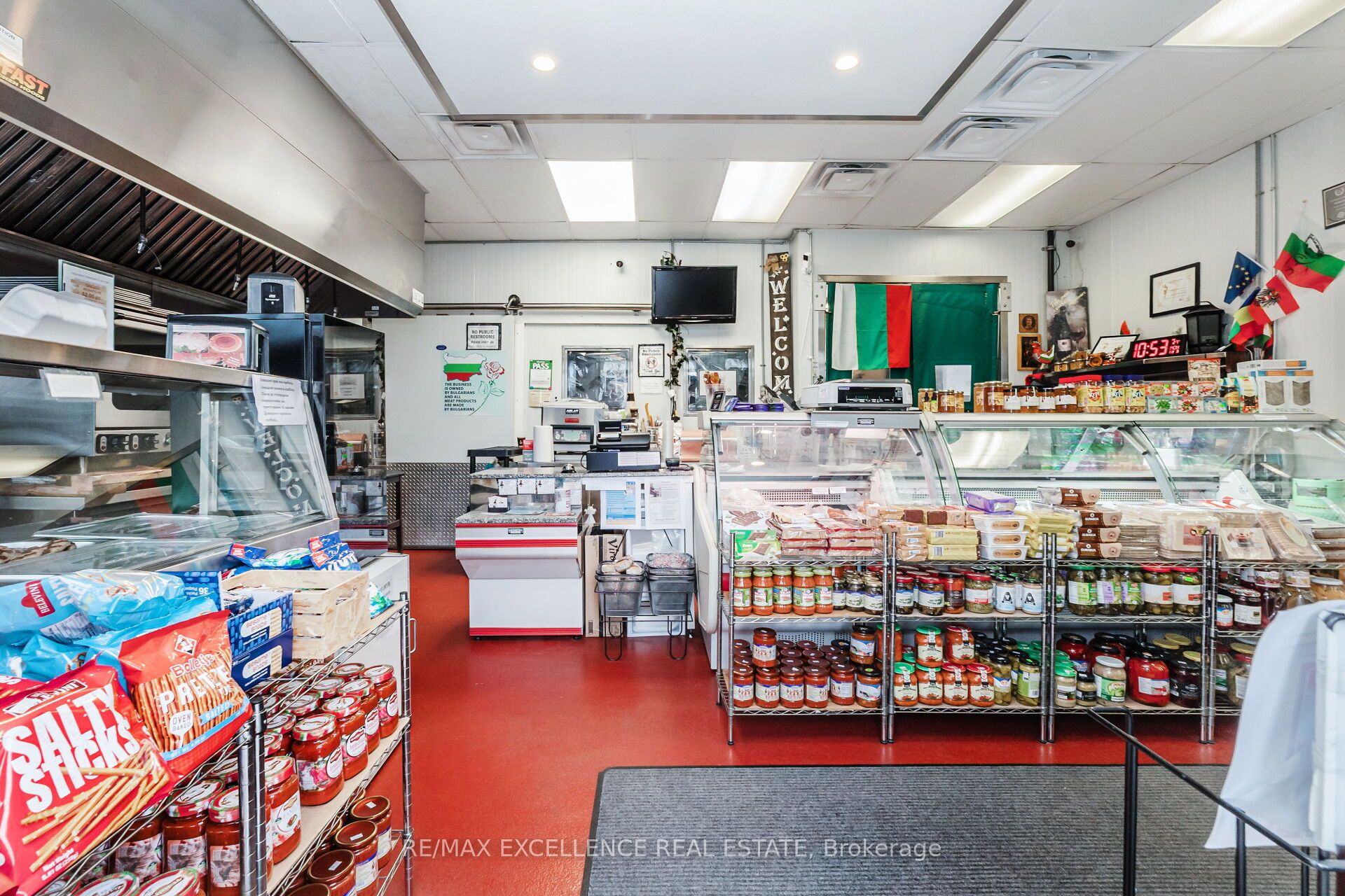 8 Six Point Road Property Photo 3