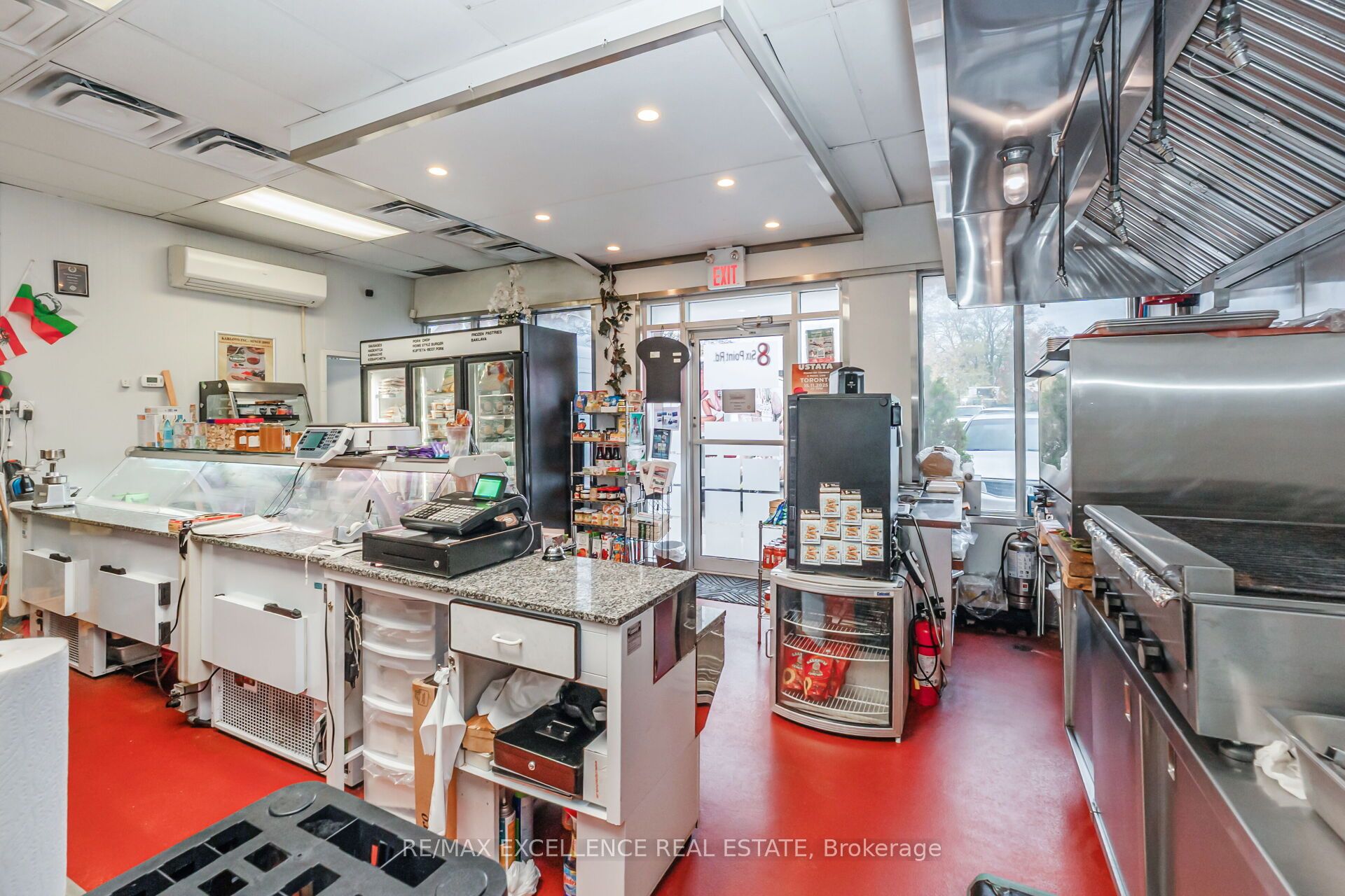 8 Six Point Road Property Photo 4