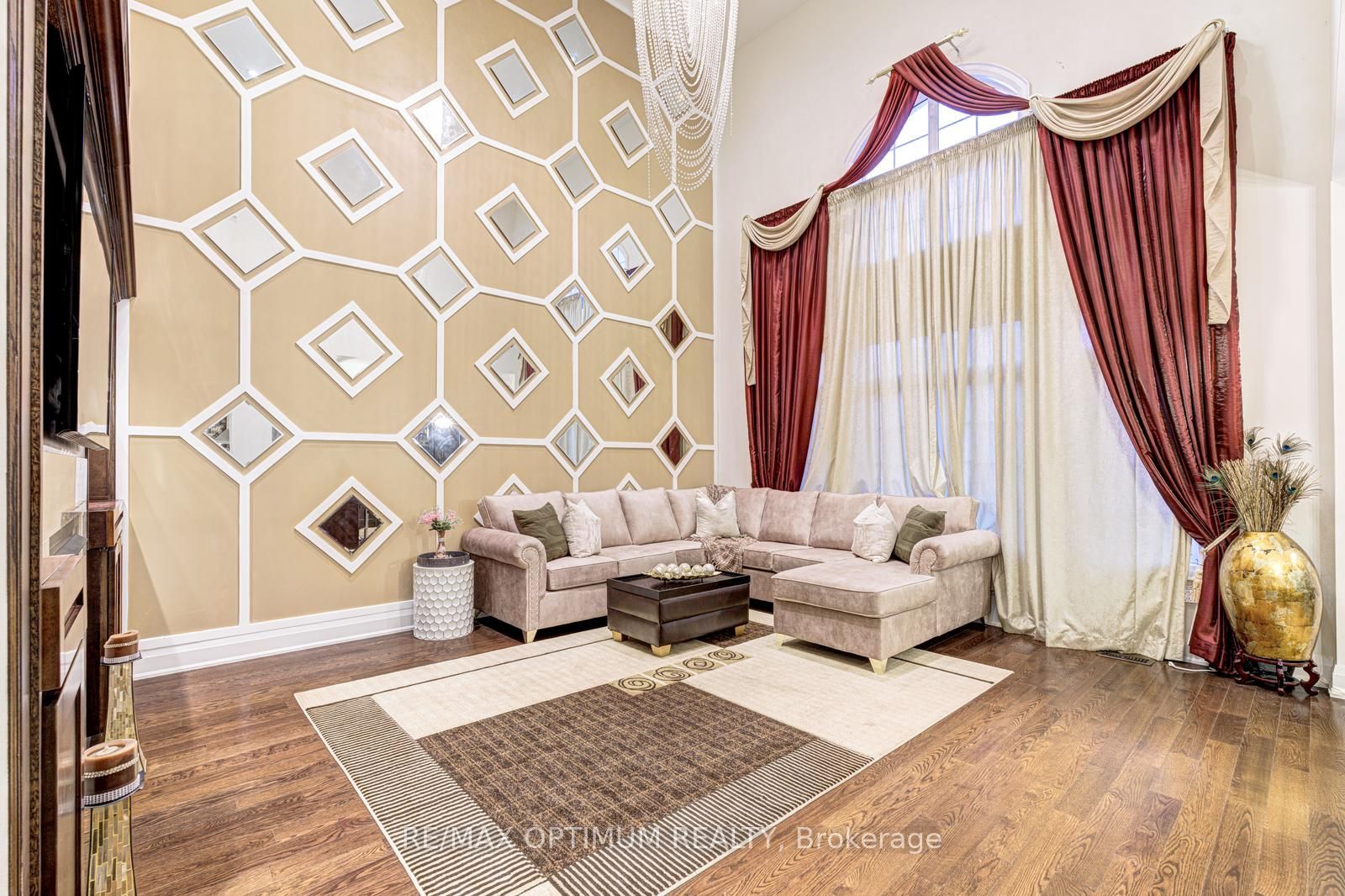 7 Legendary Cir Property Photo 13