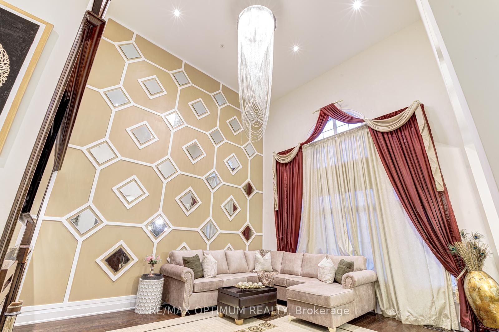 7 Legendary Cir Property Photo 14