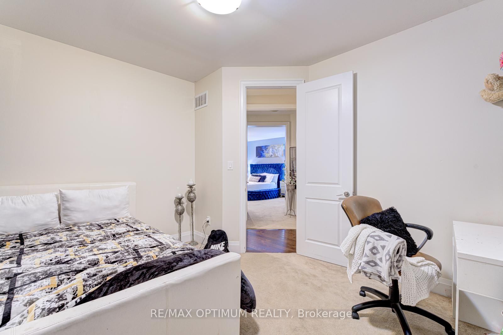 7 Legendary Cir Property Photo 32