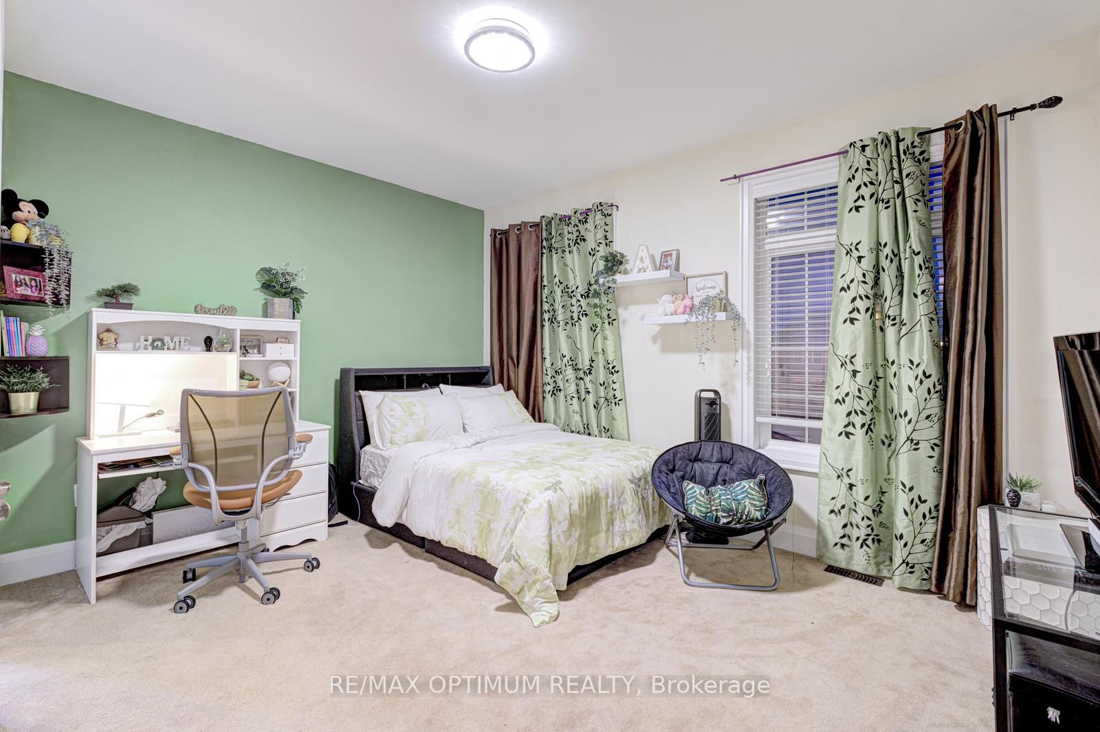 7 Legendary Cir Property Photo 33