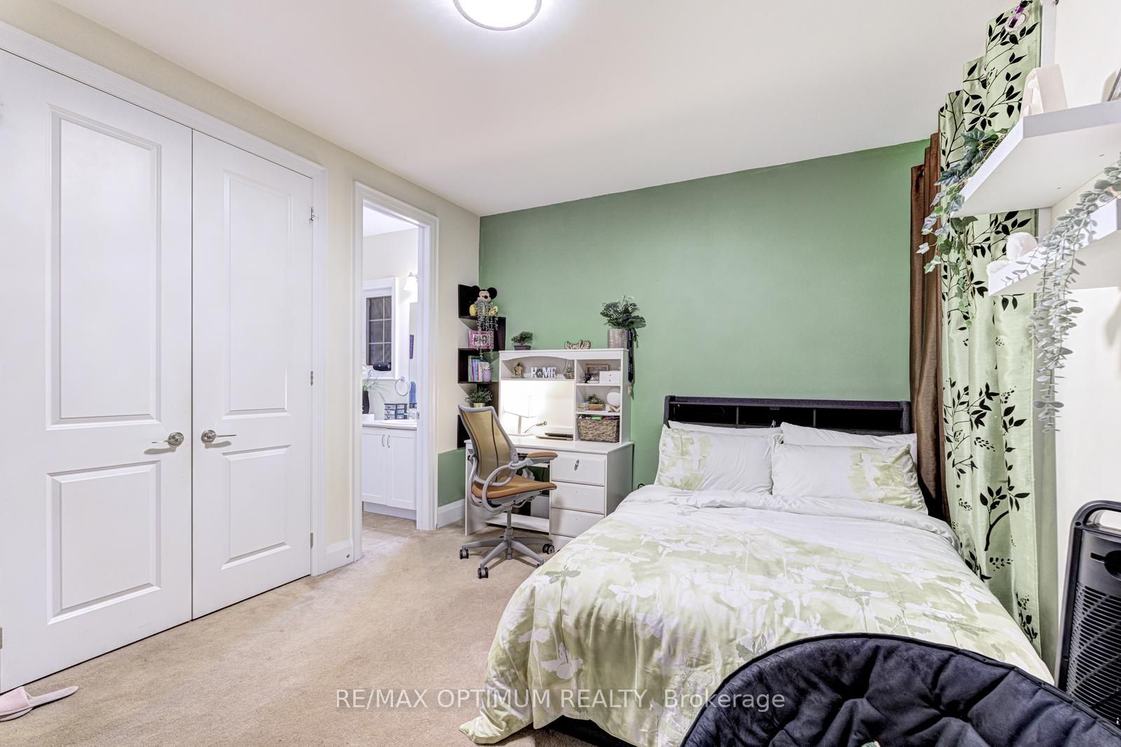 7 Legendary Cir Property Photo 34