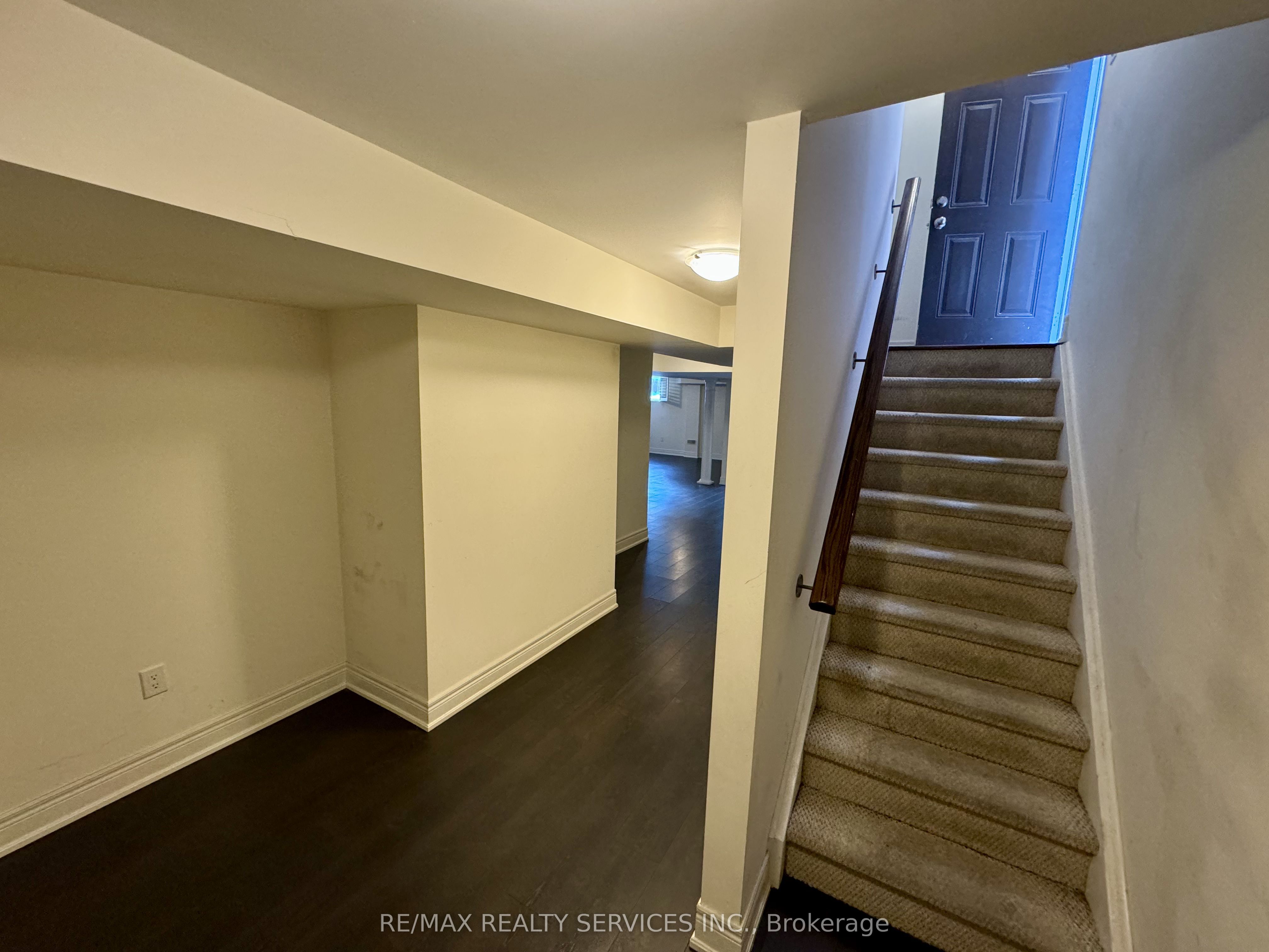 203 Sussexvale Dr Property Photo 3