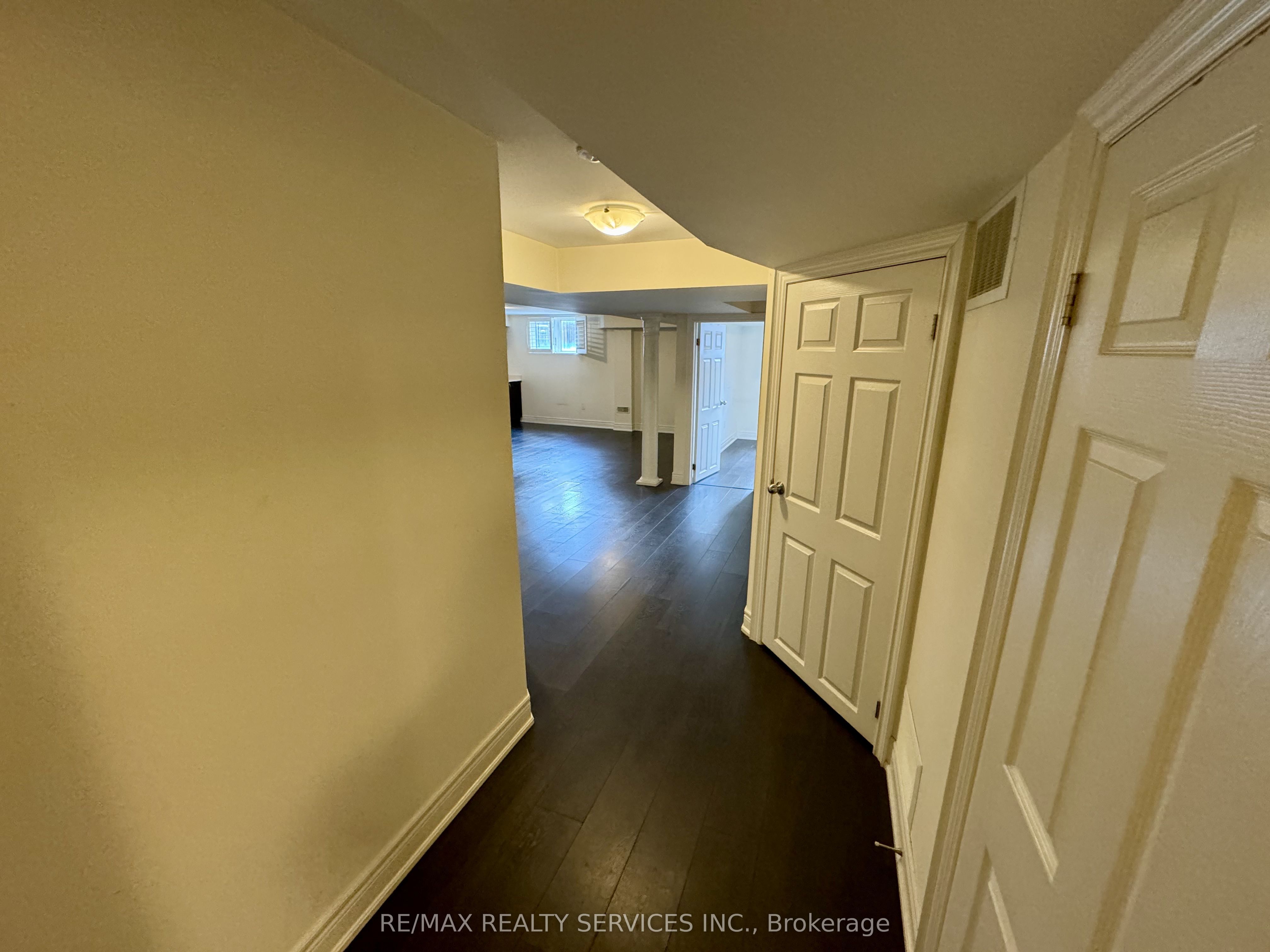 203 Sussexvale Dr Property Photo 4