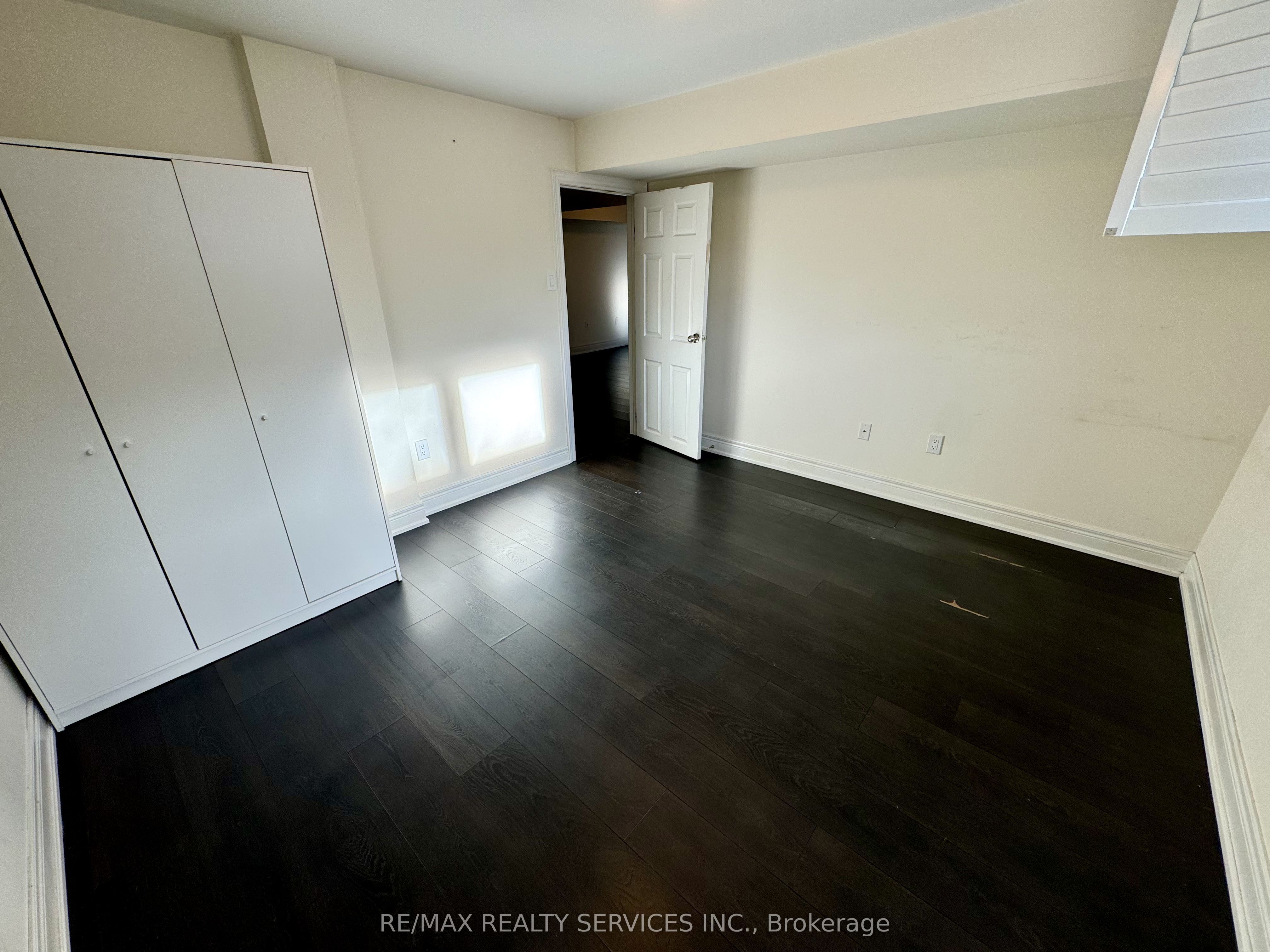 203 Sussexvale Dr Property Photo 12